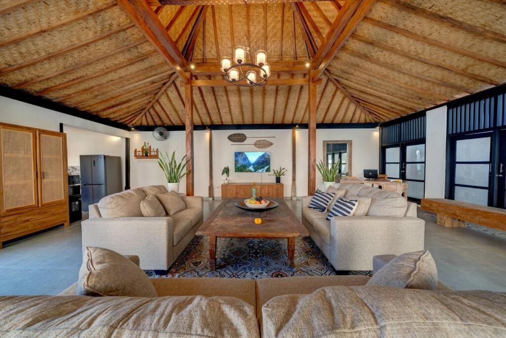 5bd Modern Villa in Berawa with BBQ & Ricefield View view 4