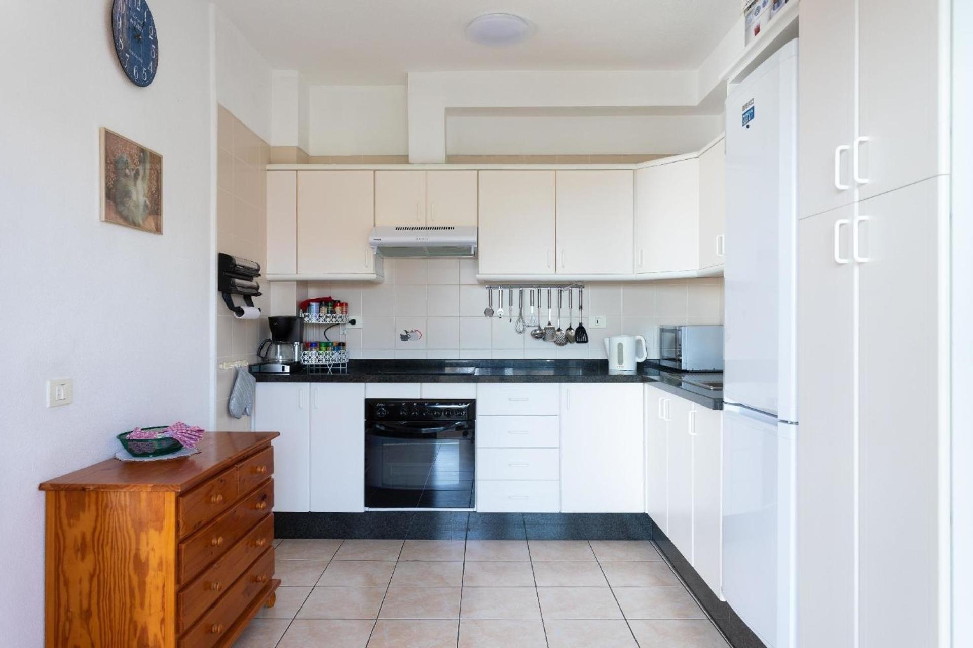 Luxuriöses Apartment mit zwei Balkonen und Meerblick, Langzeitmiete möglich