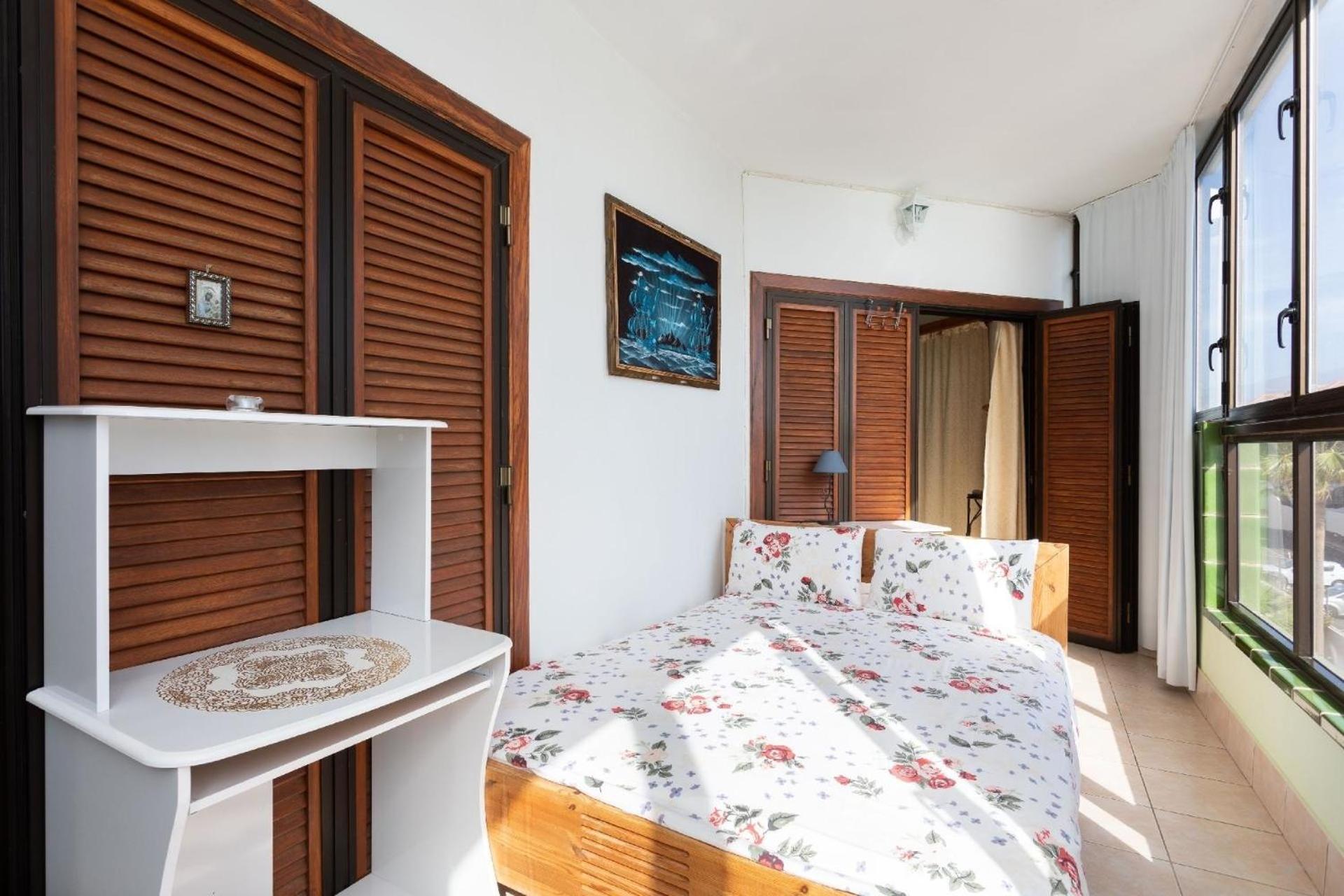 Luxuriöses Apartment mit zwei Balkonen und Meerblick, Langzeitmiete möglich