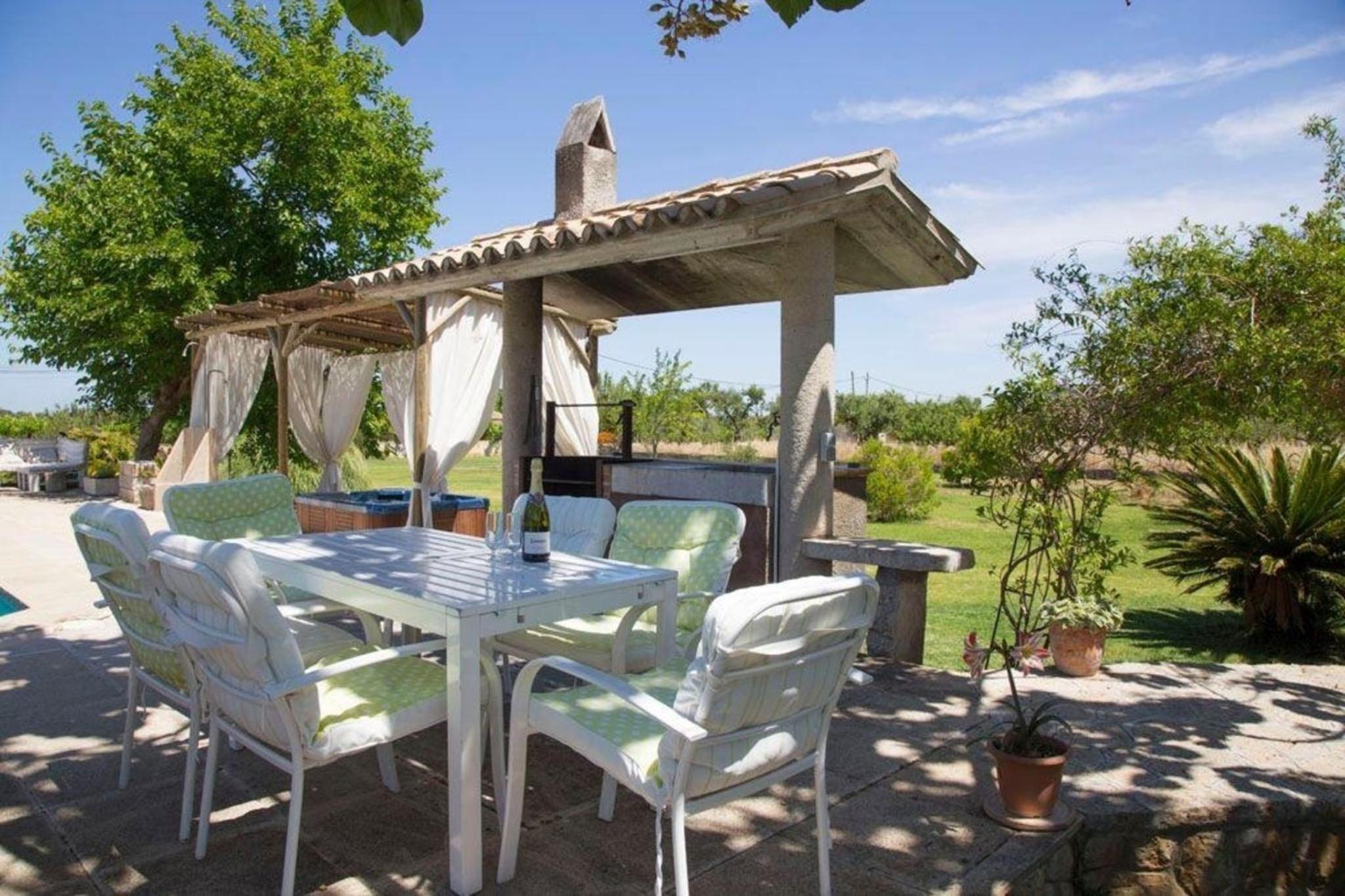 Gemütliches Ferienhaus mit Pool bei Selva
