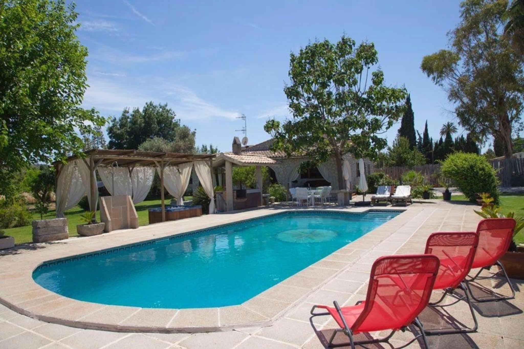 Gemütliches Ferienhaus mit Pool bei Selva
