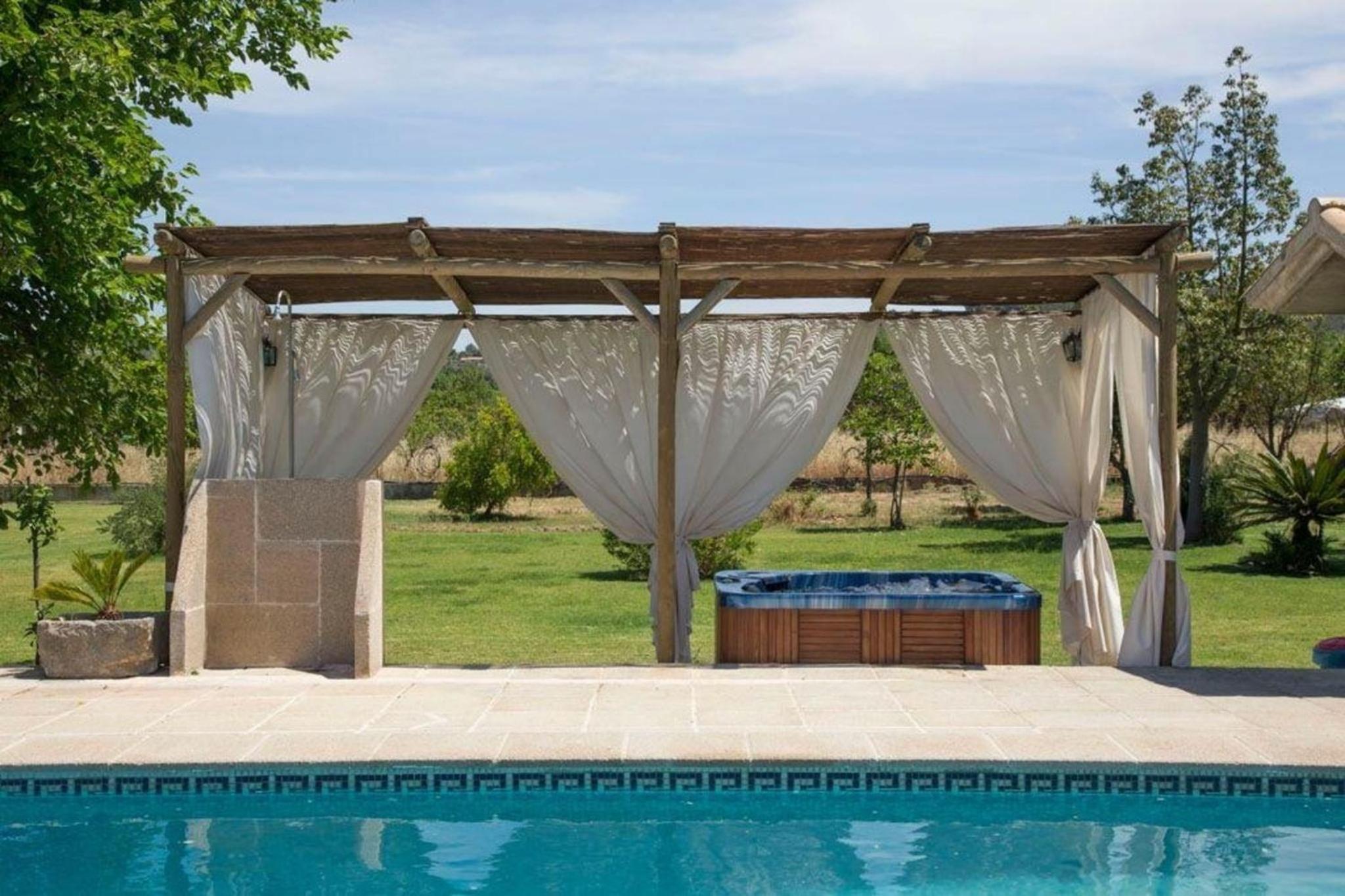 Gemütliches Ferienhaus mit Pool bei Selva