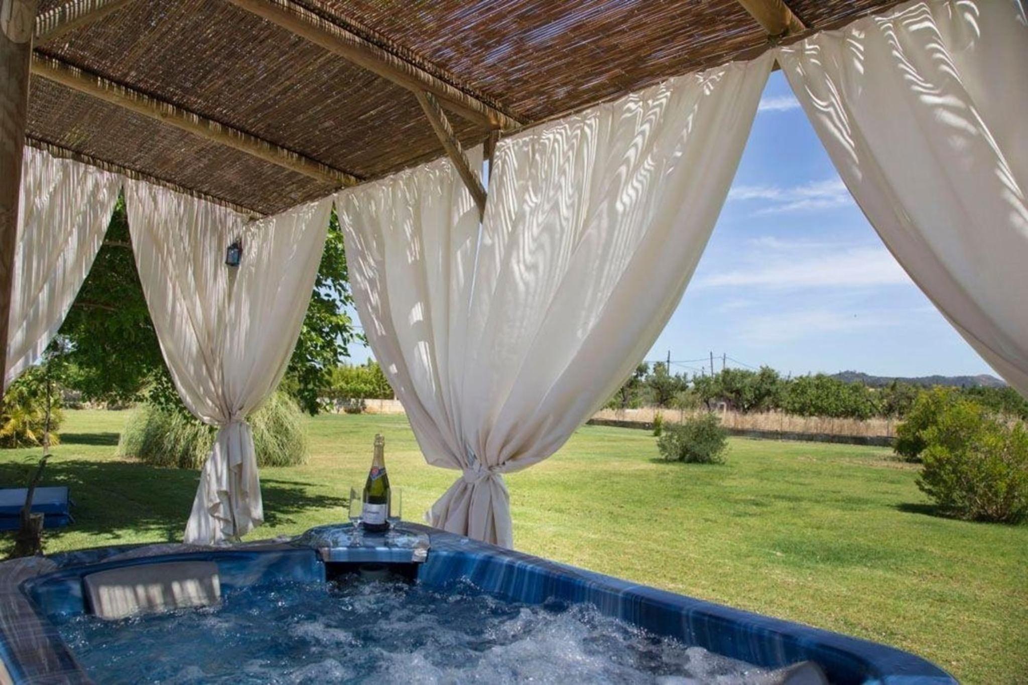 Gemütliches Ferienhaus mit Pool bei Selva