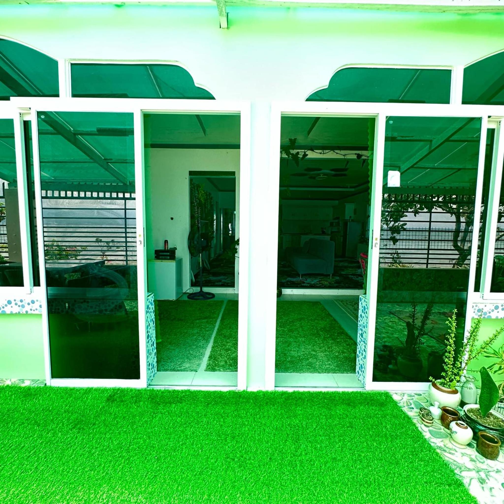 Joy O Hoy Beach House view 3