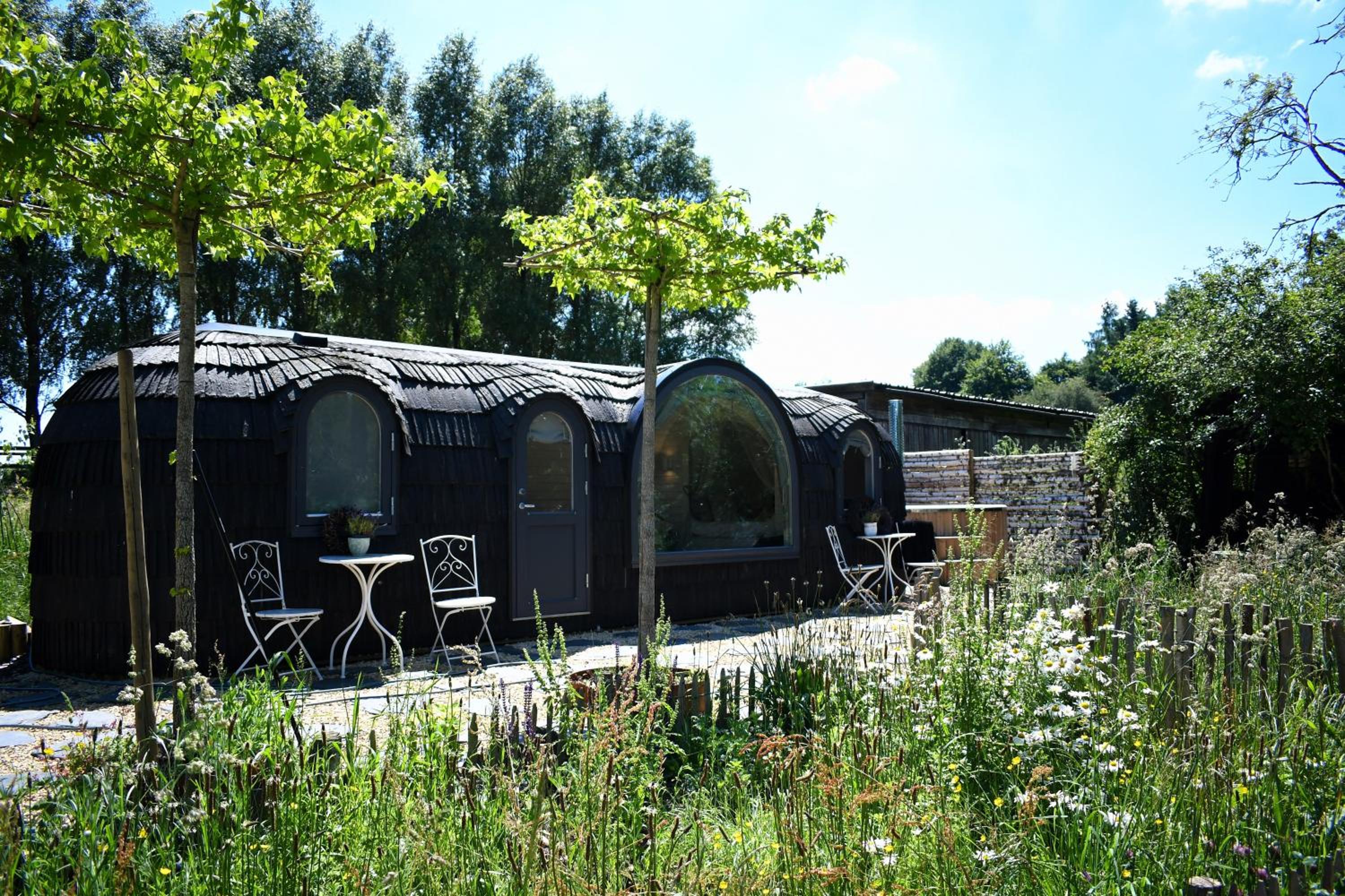 La CABANE LUXUEUSE AVEC JACUZY