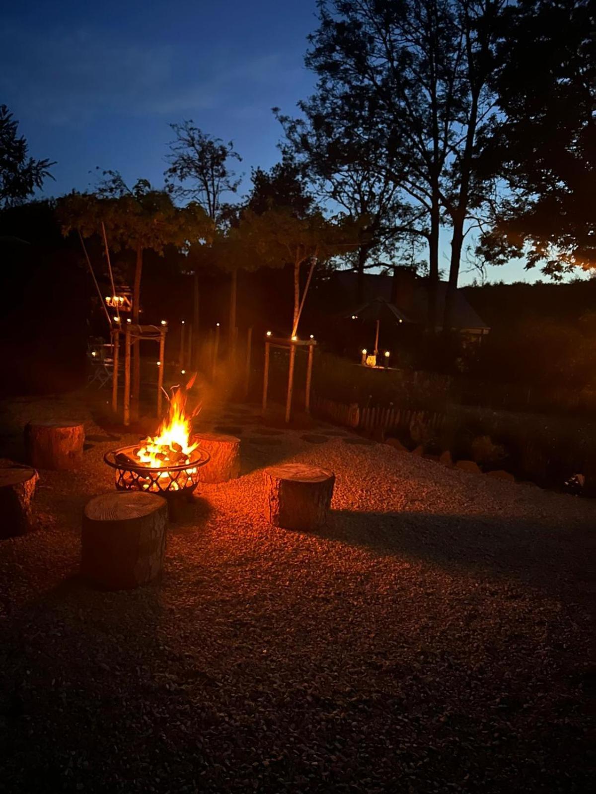 La CABANE LUXUEUSE AVEC JACUZY