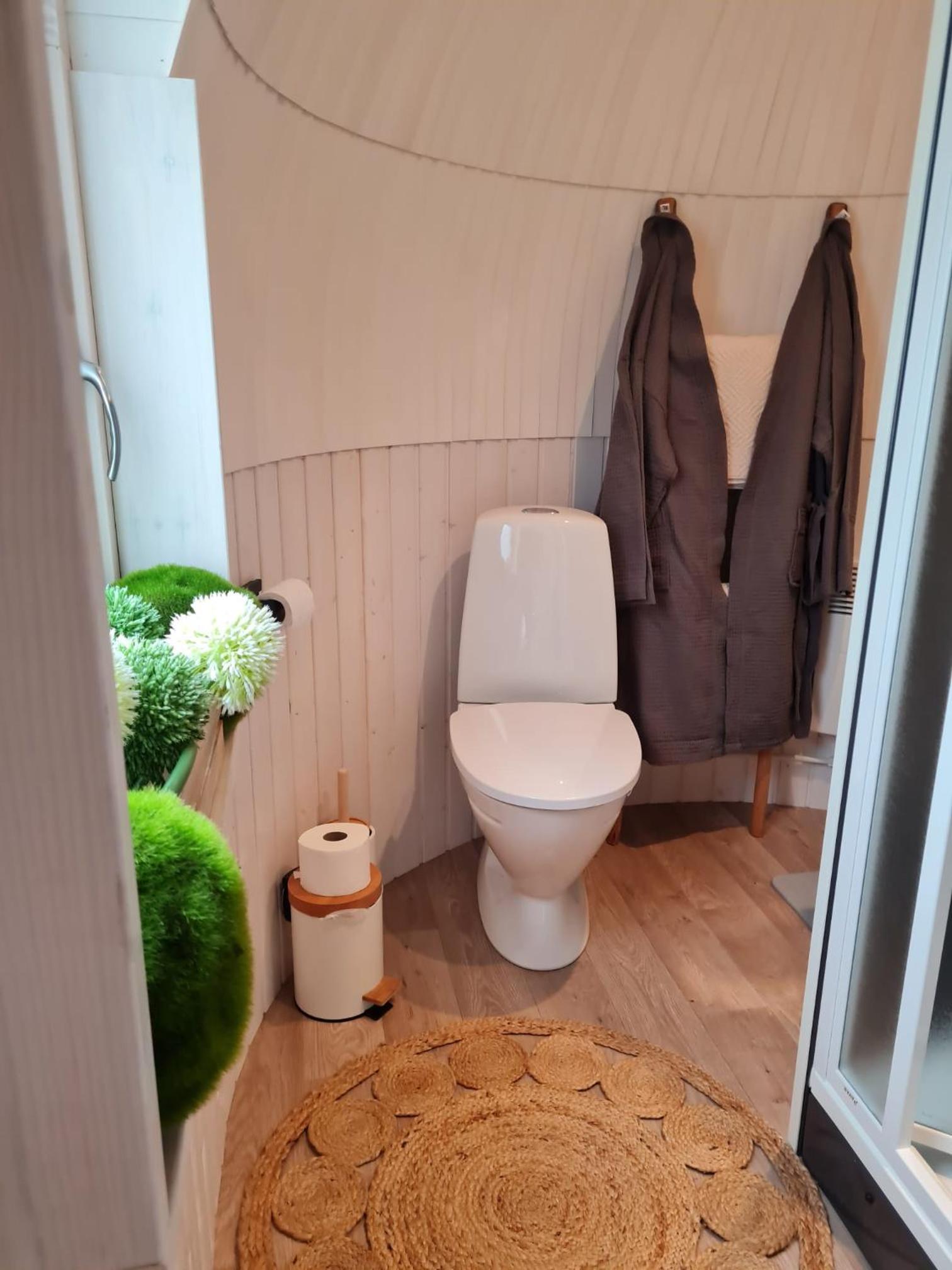 La CABANE LUXUEUSE AVEC JACUZY