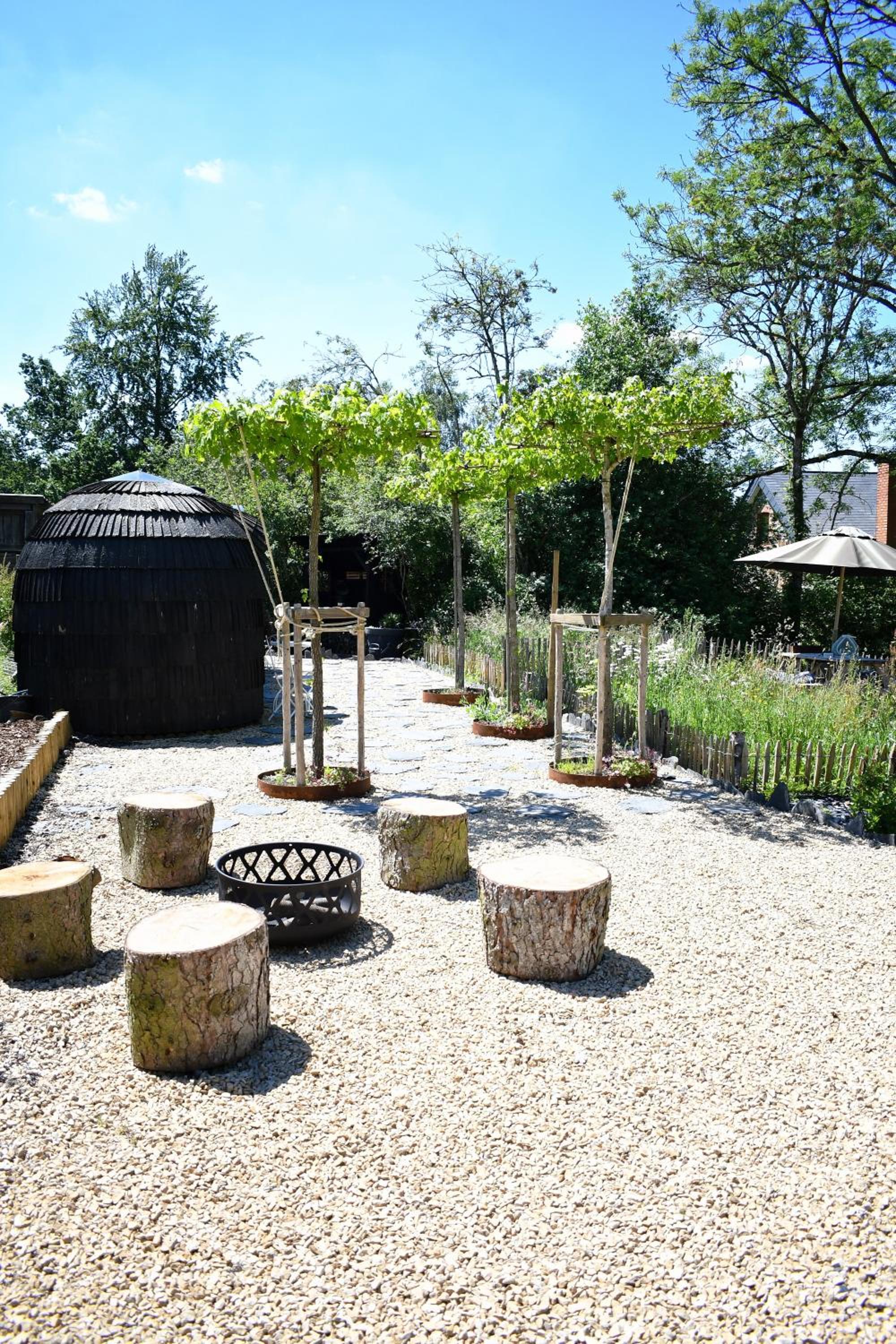 La CABANE LUXUEUSE AVEC JACUZY