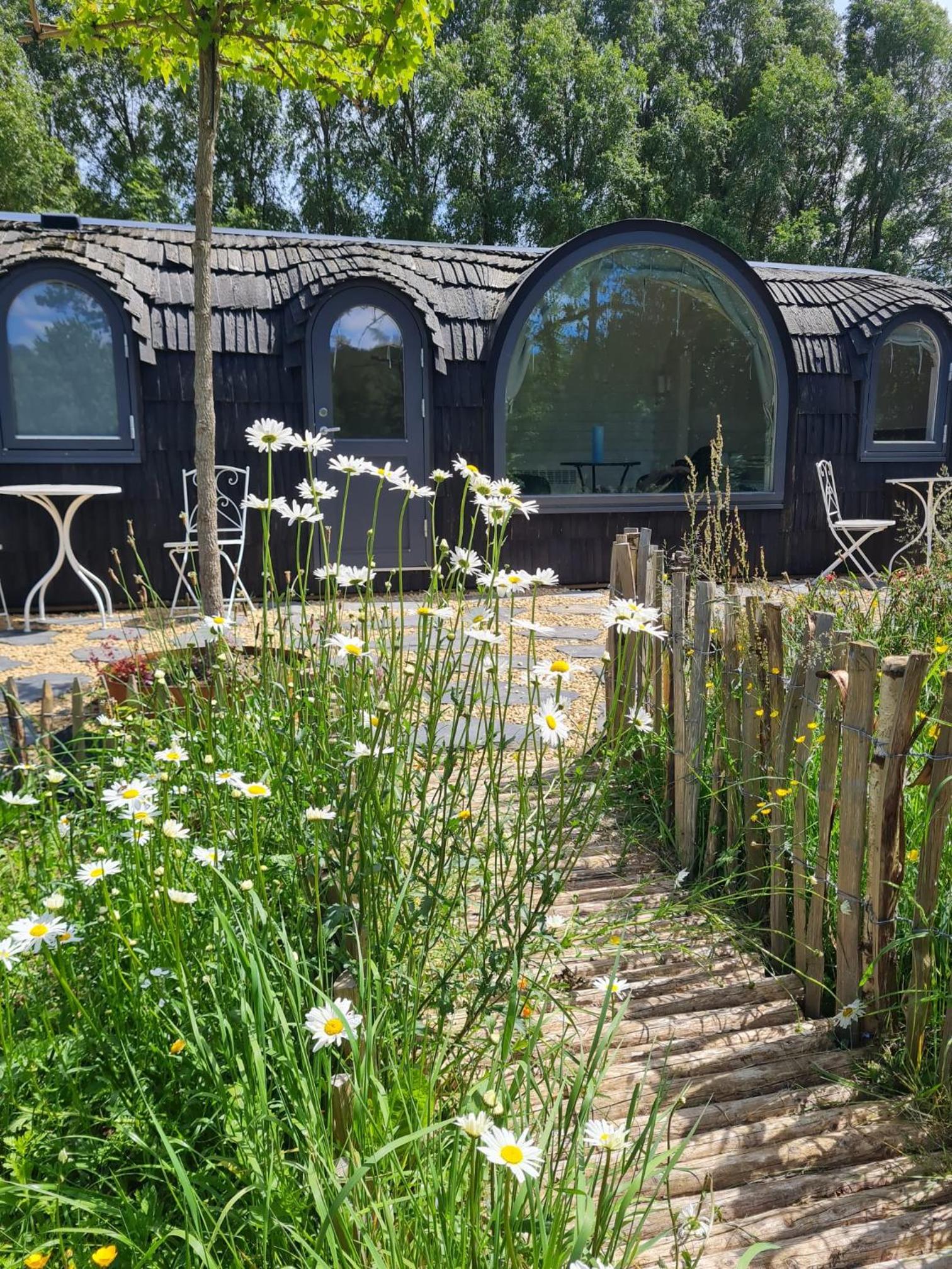 La CABANE LUXUEUSE AVEC JACUZY