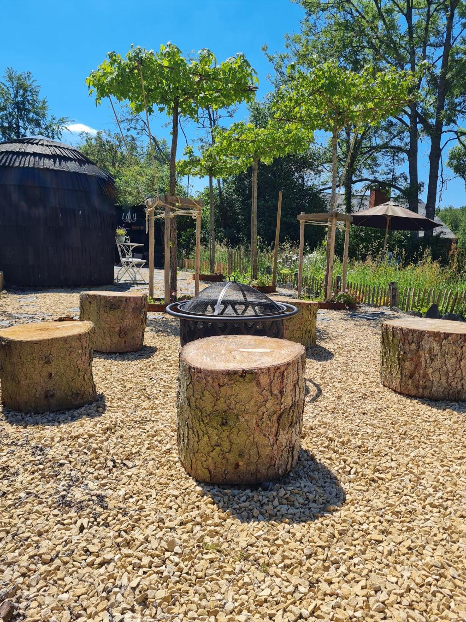 La CABANE LUXUEUSE AVEC JACUZY