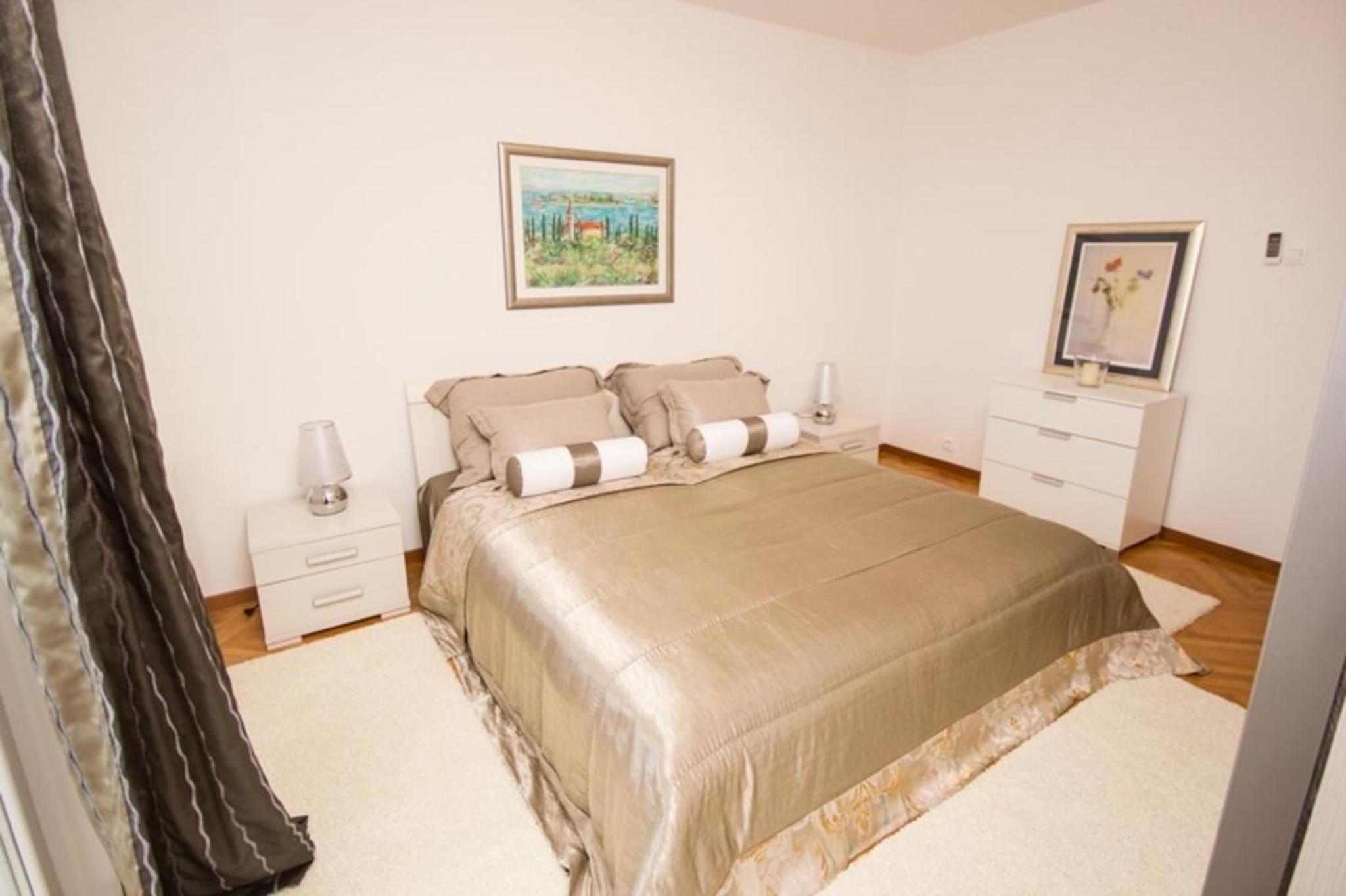 Appartement Mit Großem Balkon
