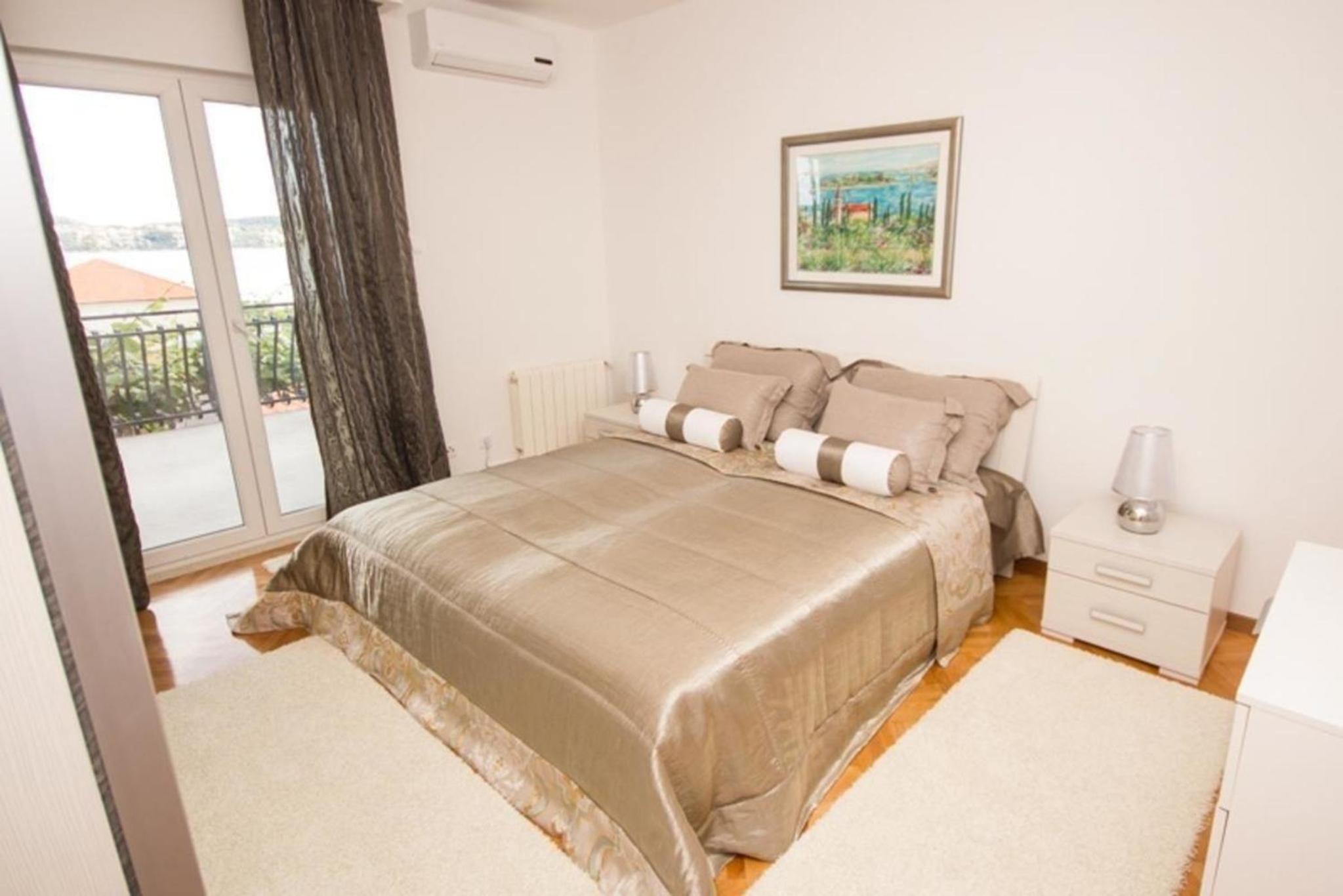 Appartement Mit Großem Balkon