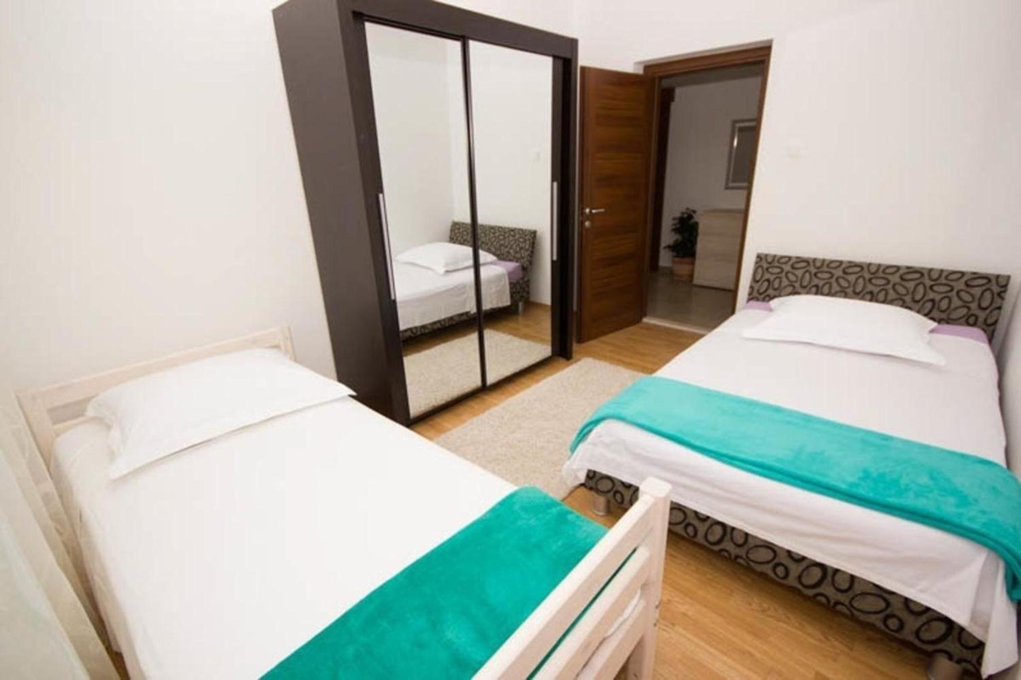 Appartement Mit Großem Balkon