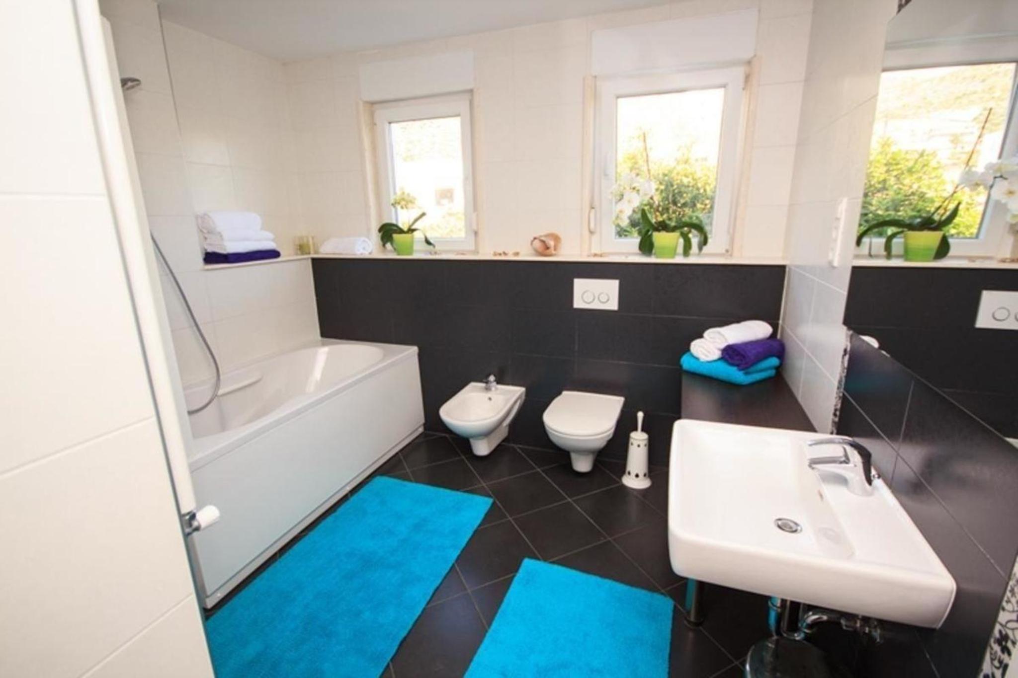 Appartement Mit Großem Balkon