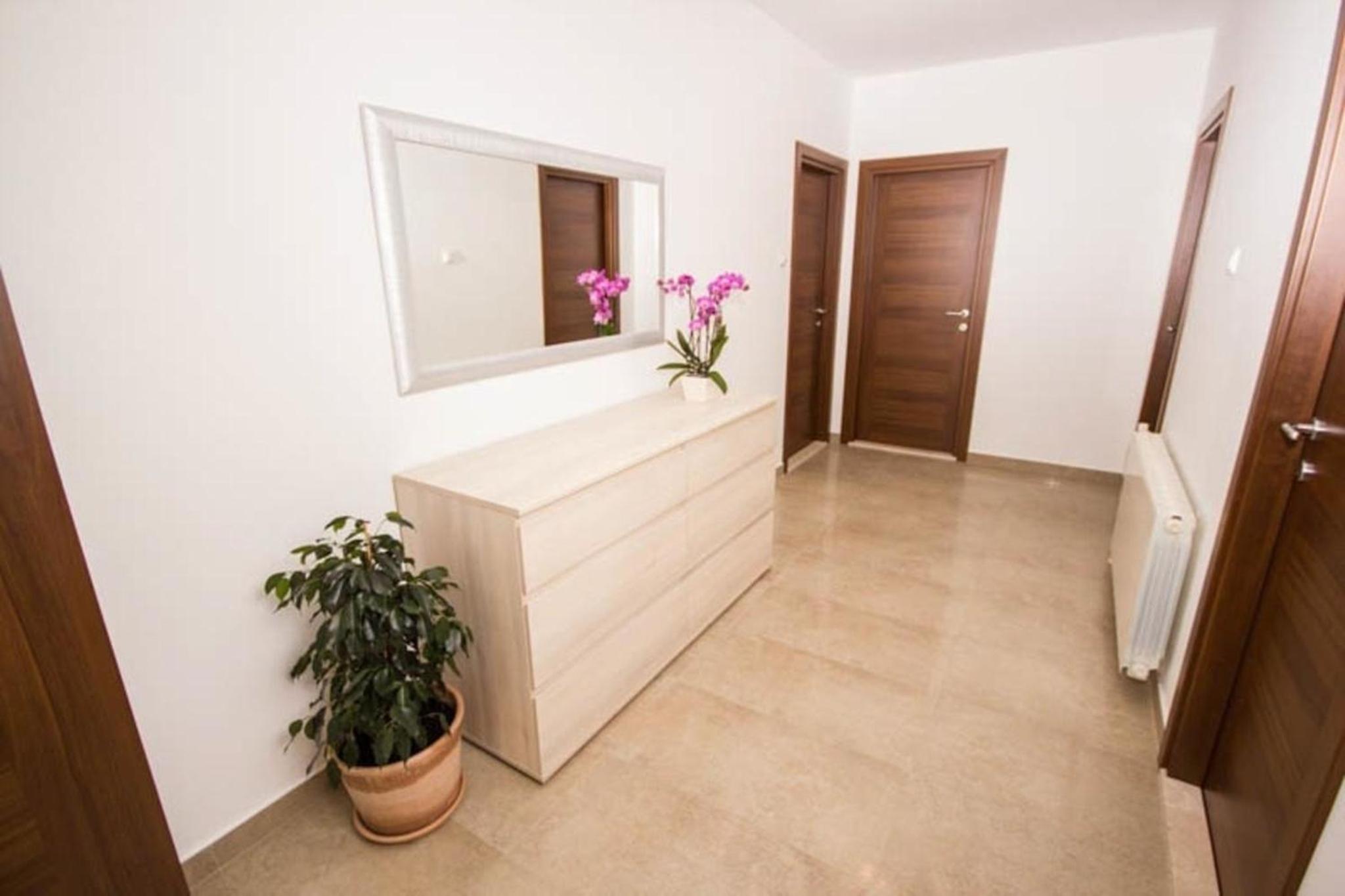 Appartement Mit Großem Balkon