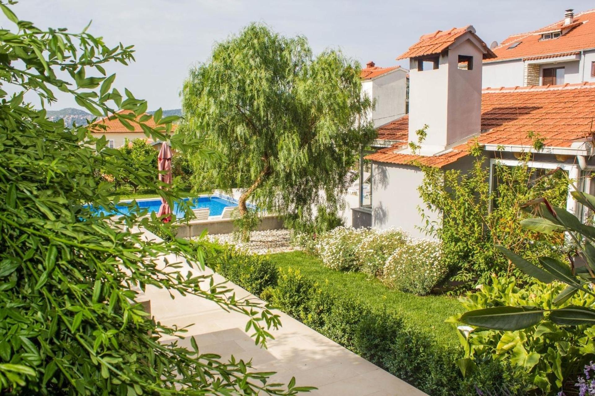 Appartement Mit Großem Balkon