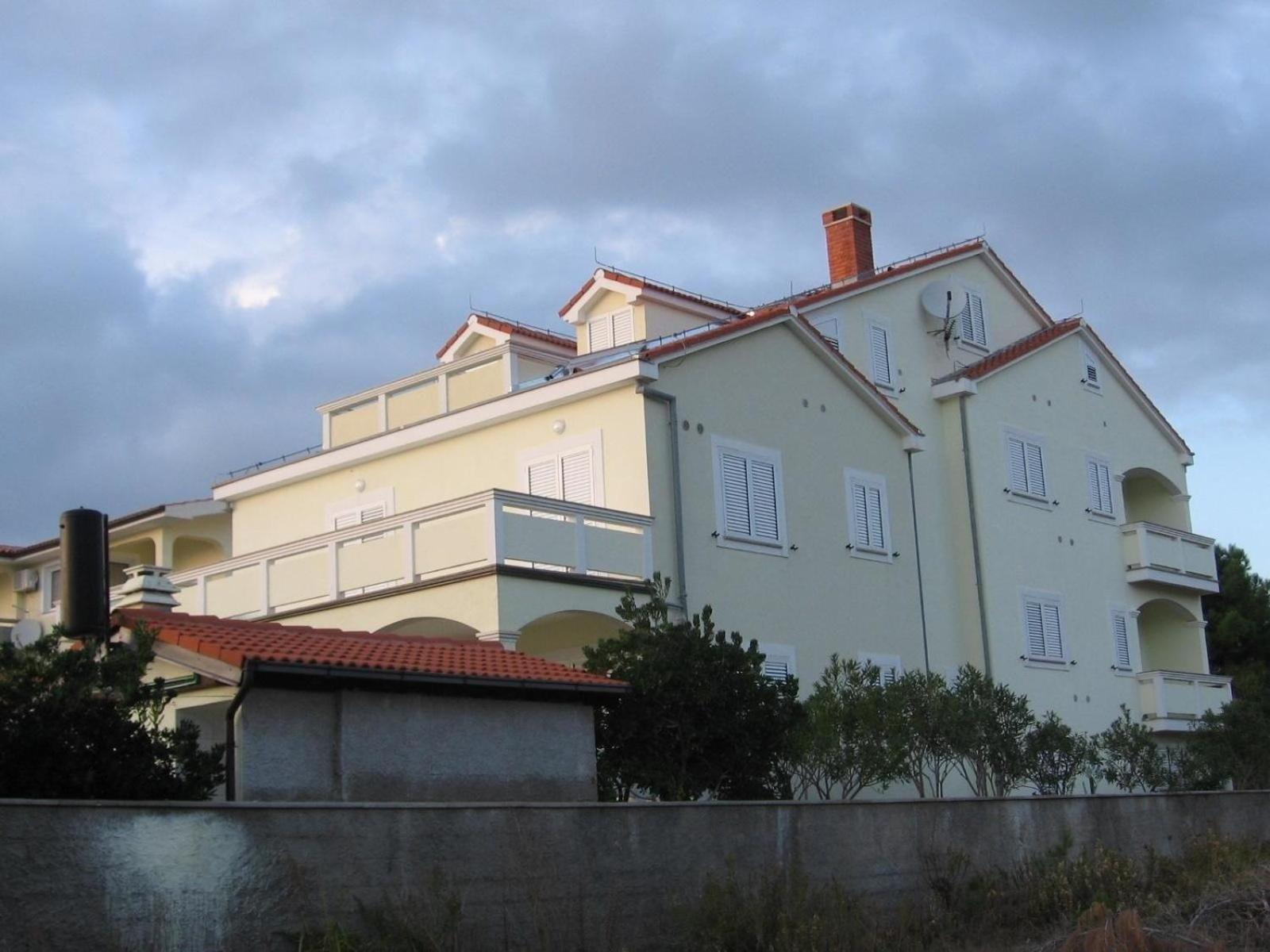 Tolles Appartement in Vir mit Grill, Garten und Terrasse und Meerblick