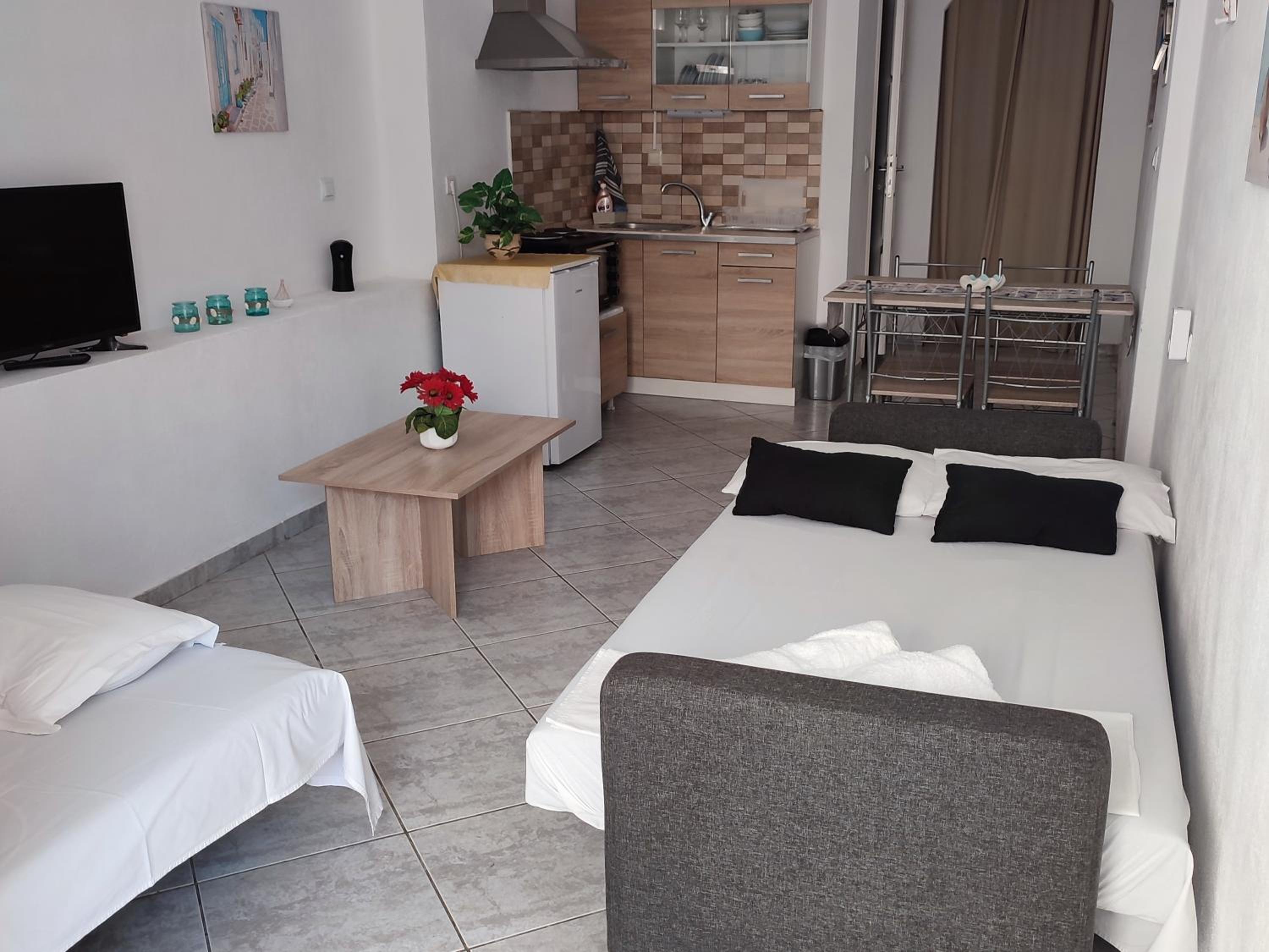 Nikiforos apartments photo 5