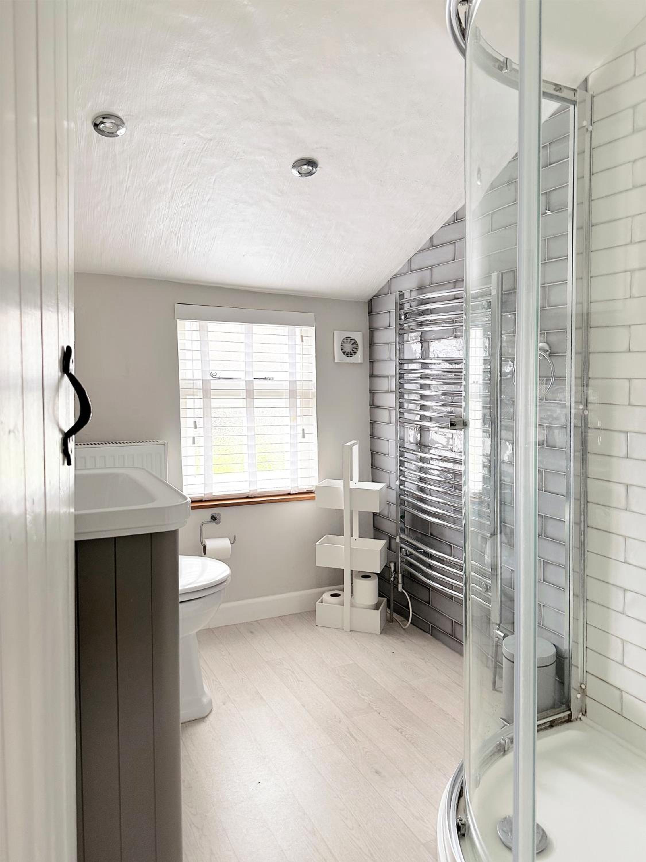 Lavender Cottage, Clare view 3
