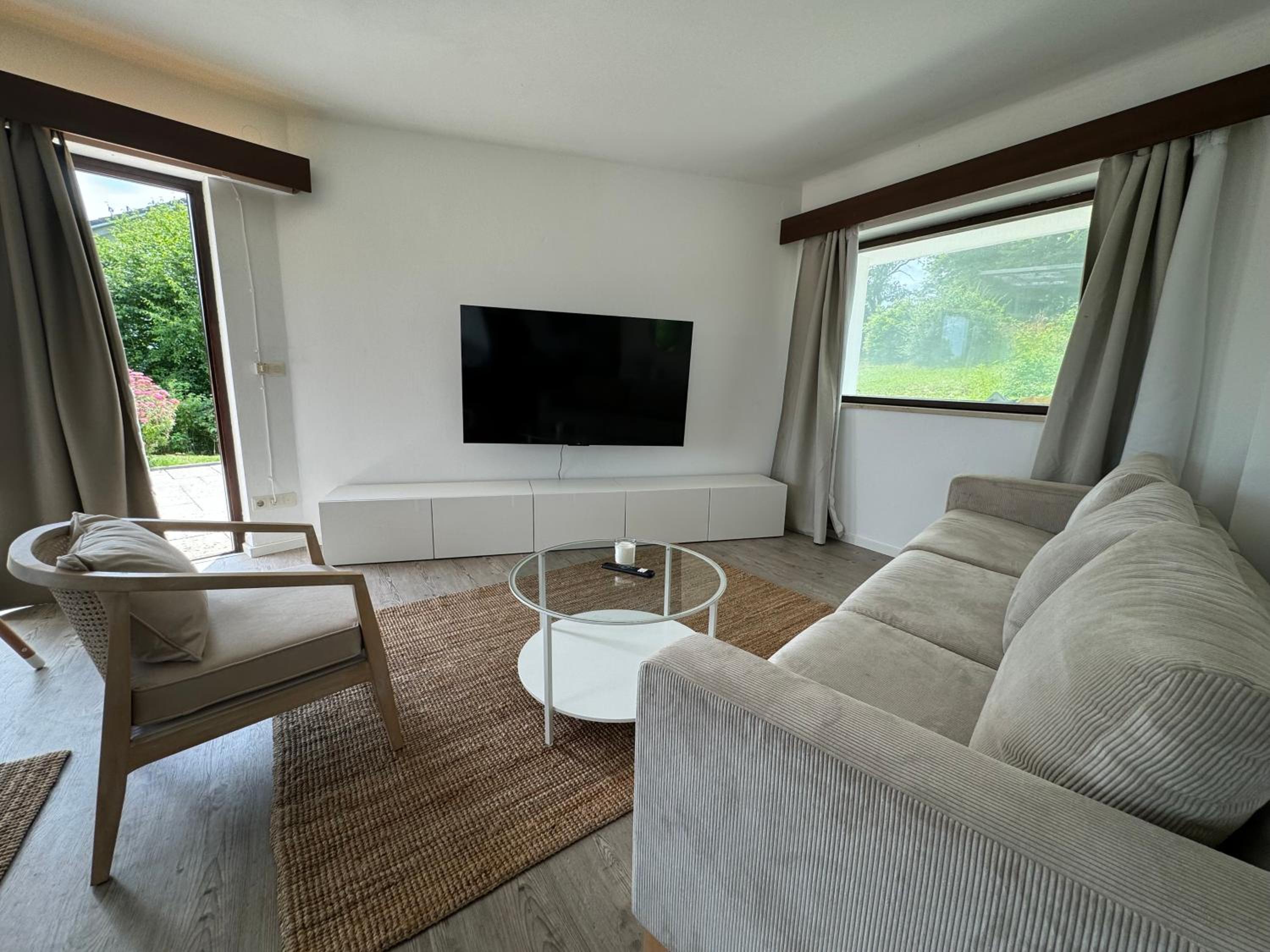 ღLIBORIA I Stylische Villa direkt am See