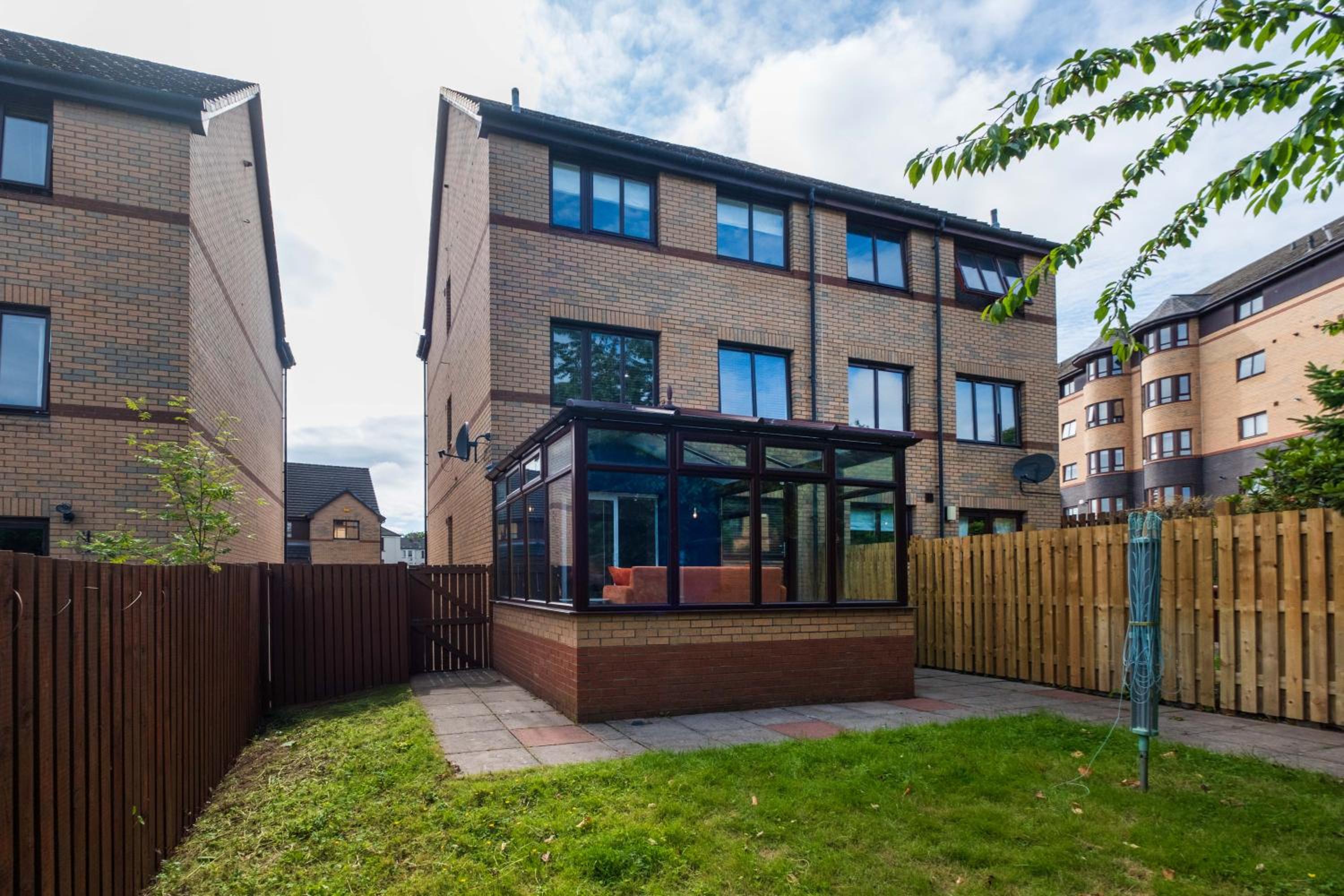 Central Dundee 5BR Apartment Ideal for Trades Teams & Harbour view 2