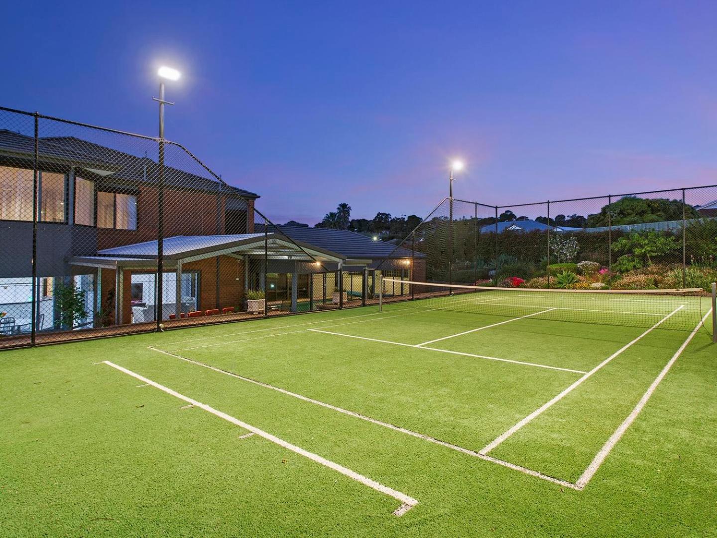 Kings Hill Retreat - Family Oasis with Heated Pool