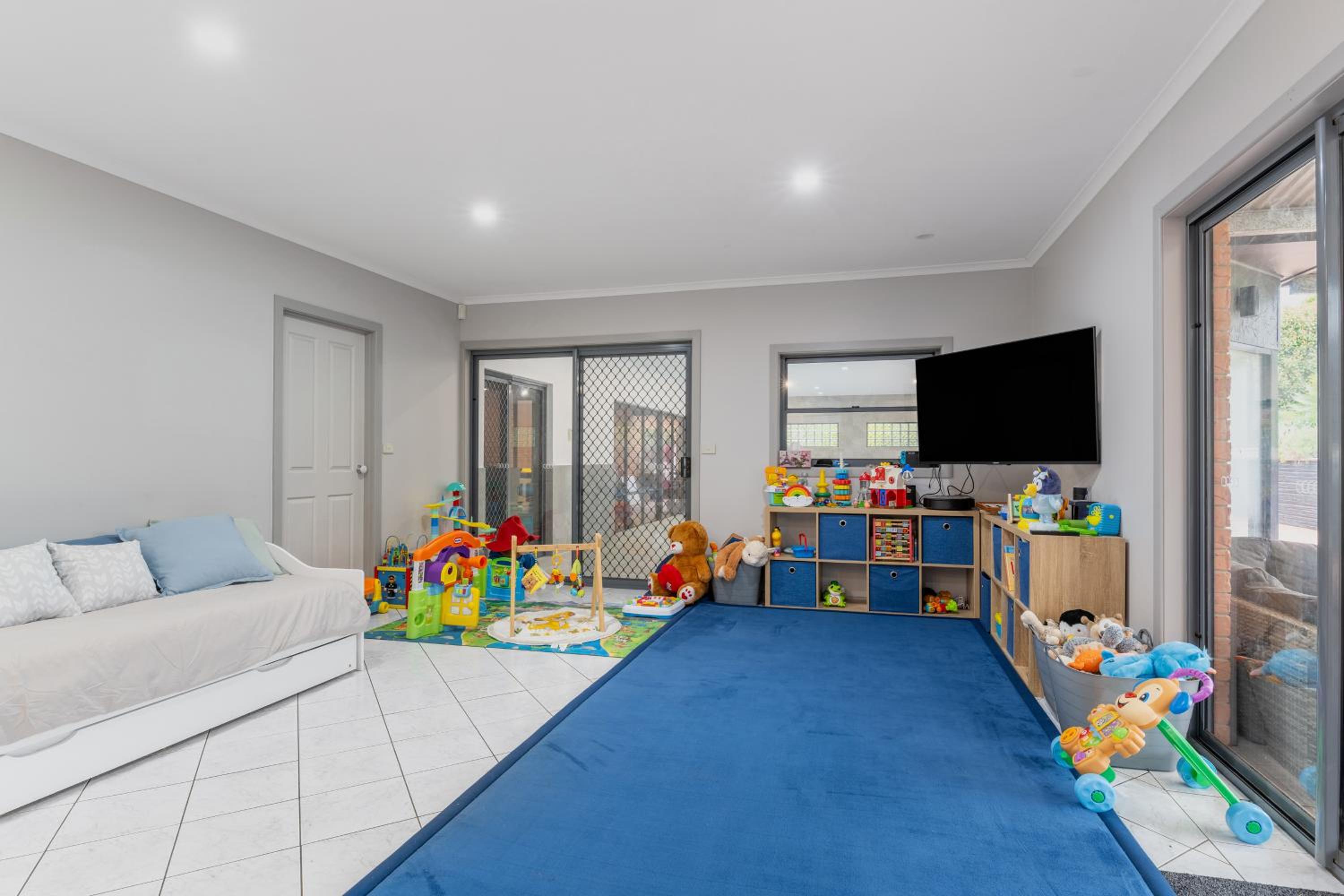 Kings Hill Retreat - Family Oasis with Heated Pool