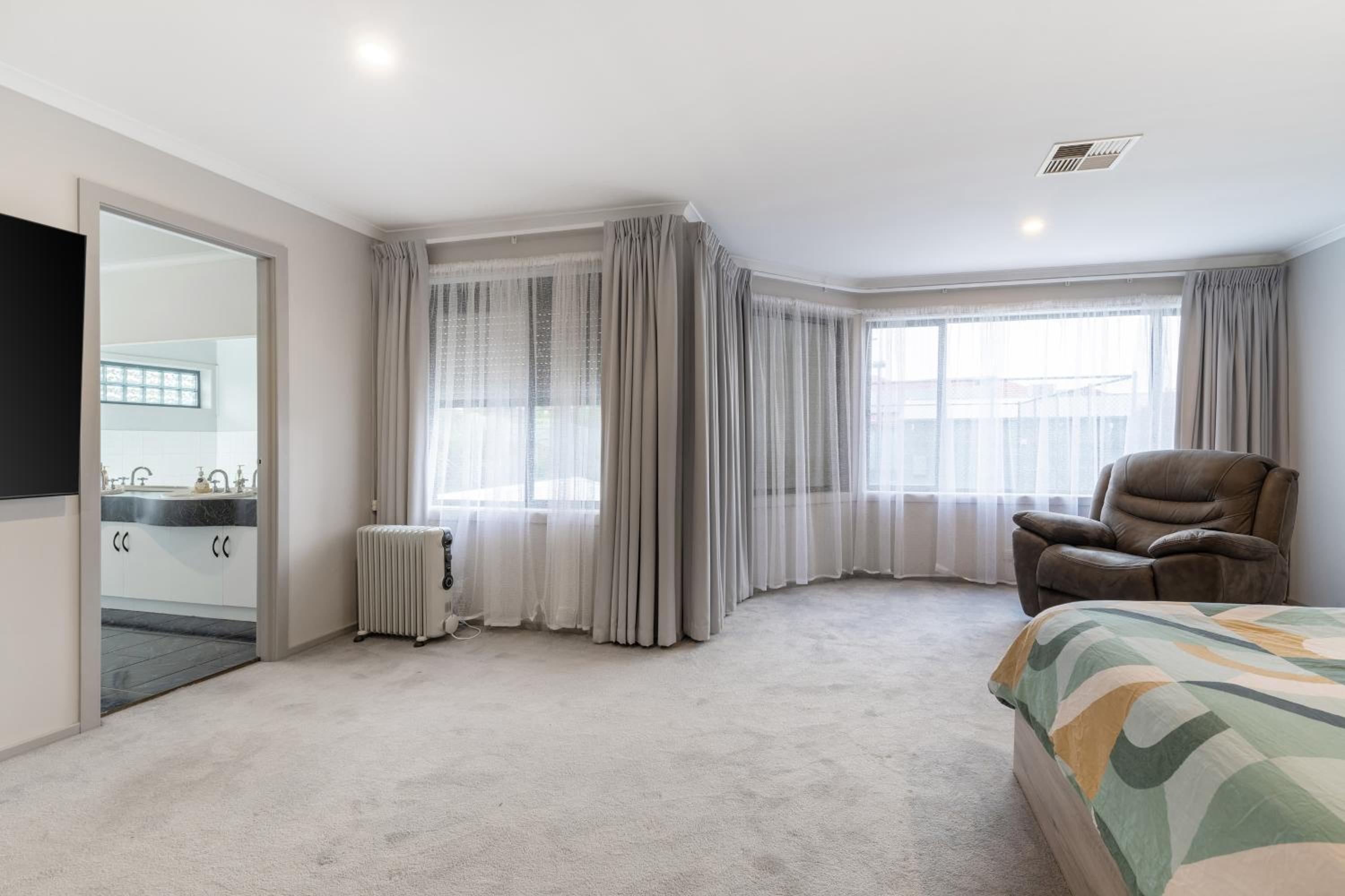 Kings Hill Retreat - Family Oasis with Heated Pool