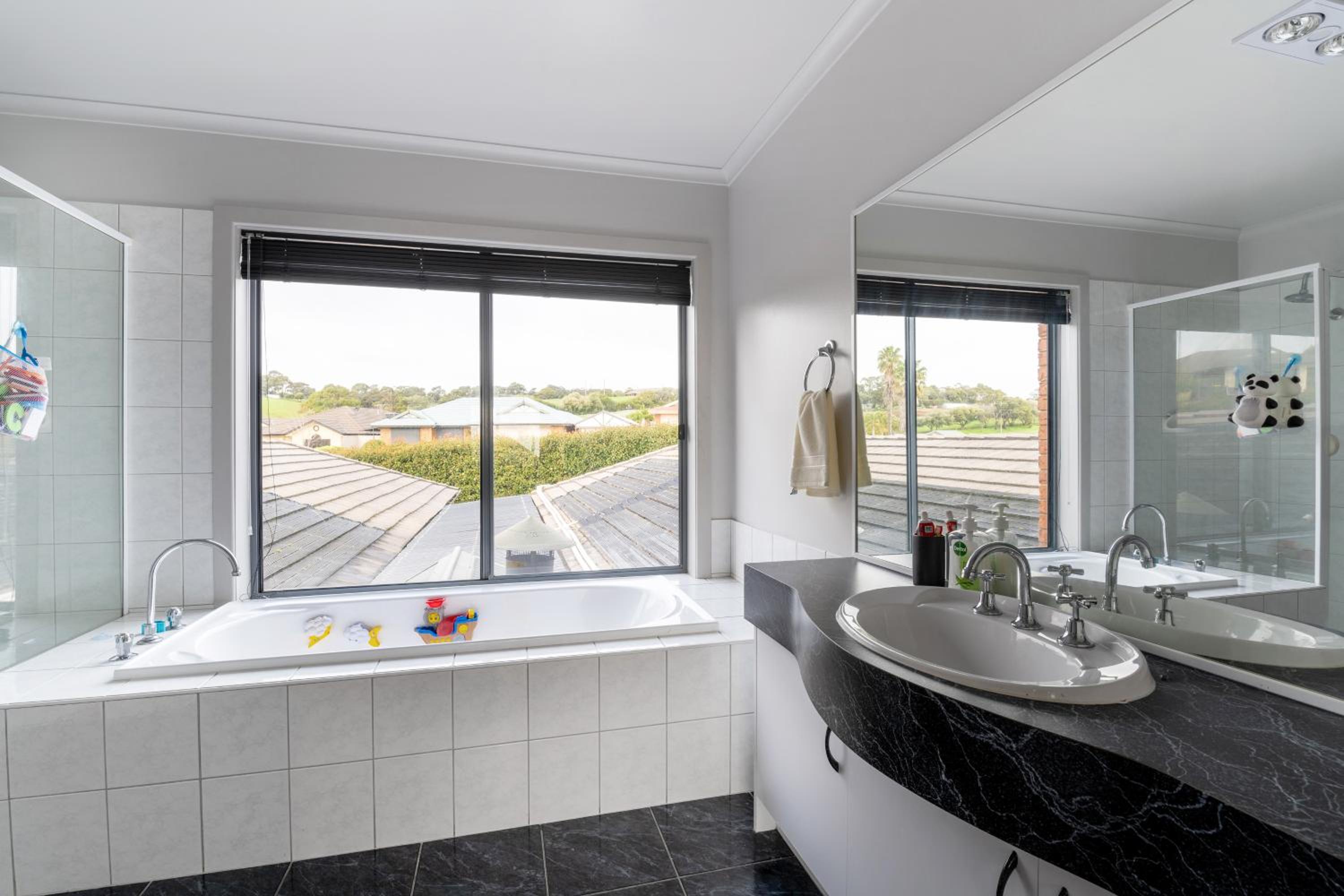 Kings Hill Retreat - Family Oasis with Heated Pool