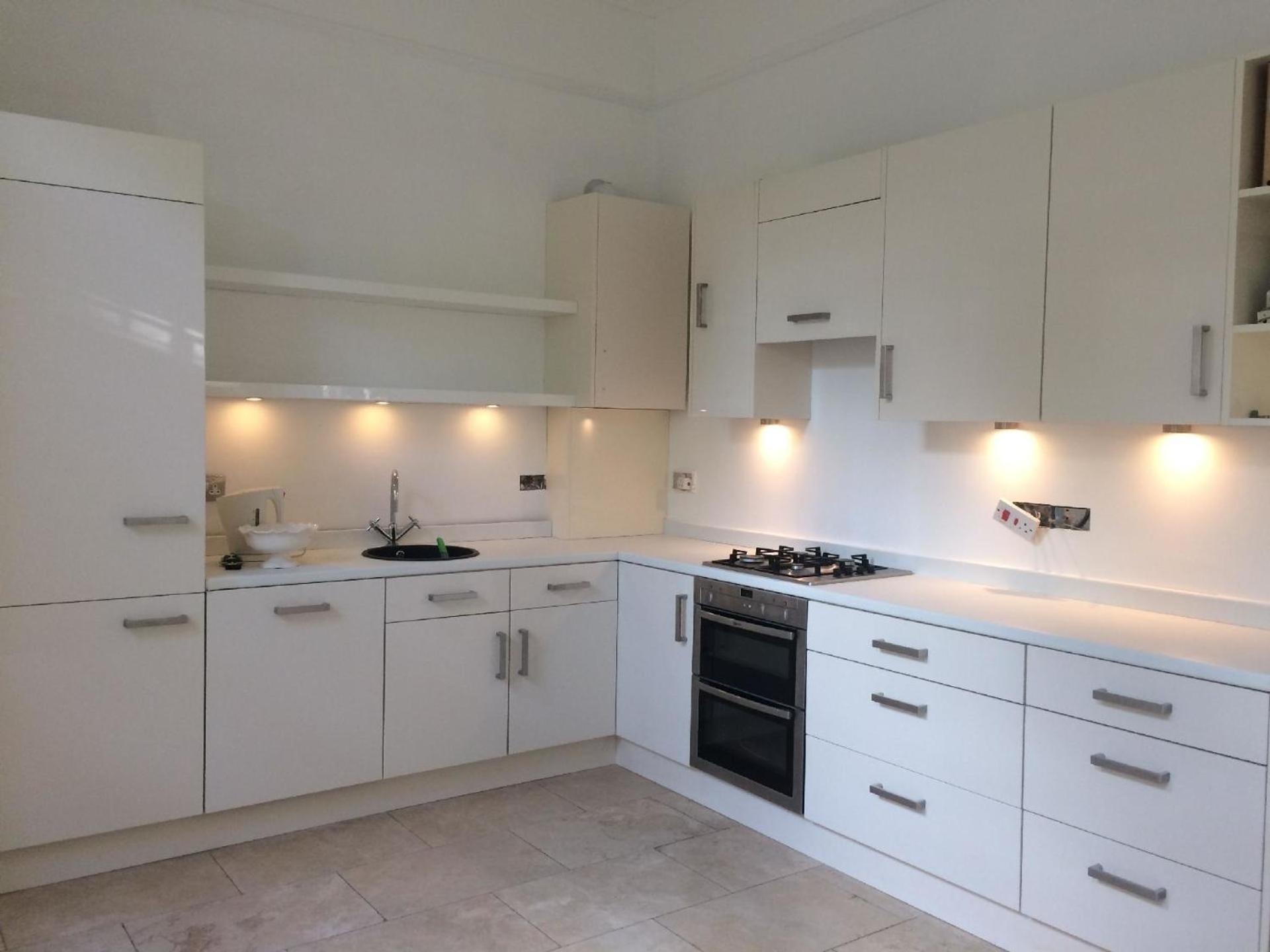 Ferienwohnung in einer Villa mit herrlichem Garten und Katze view 4