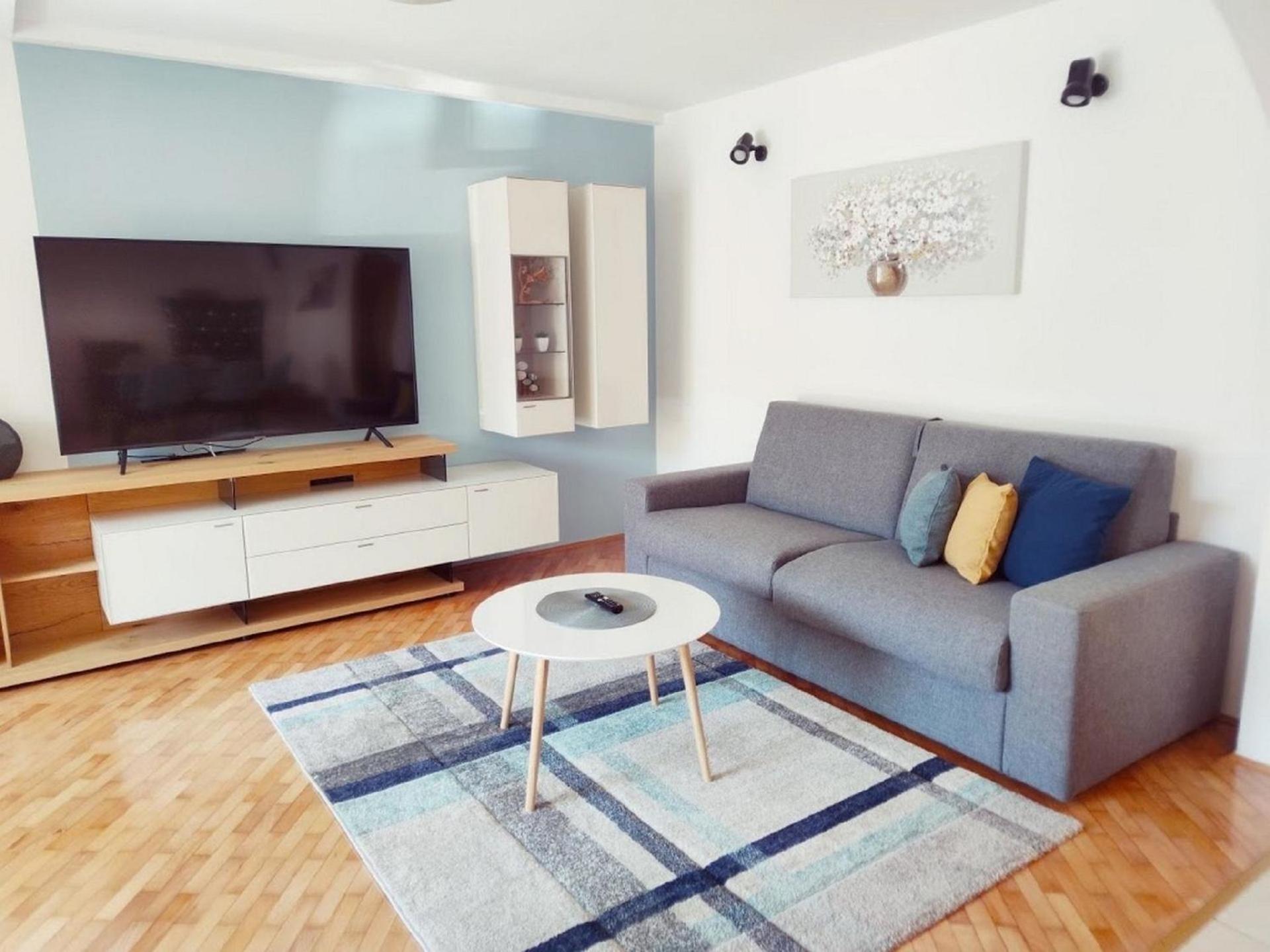 Wohnung in Pula mit Terrasse, Garten und Grill view 2