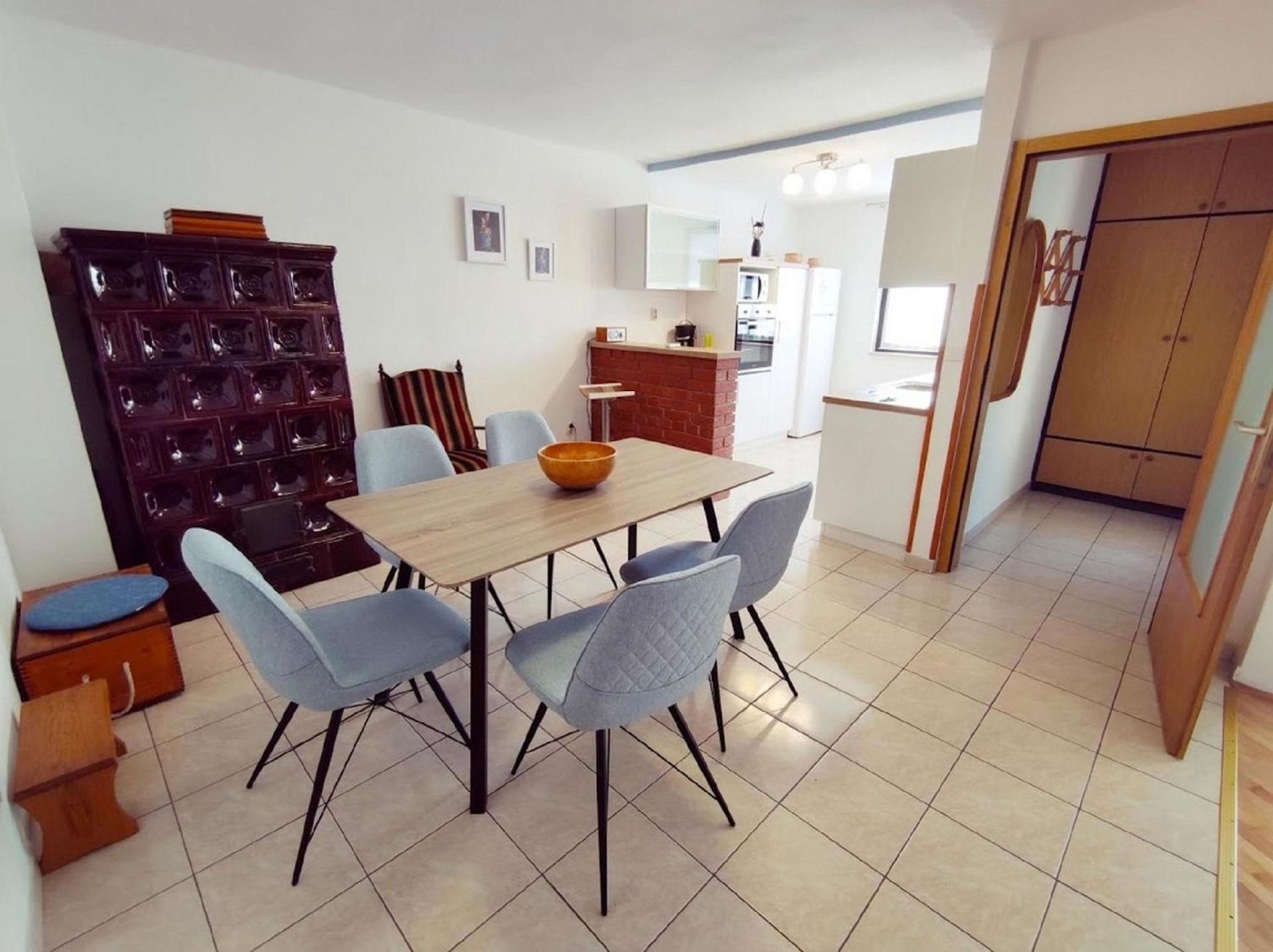 Wohnung in Pula mit Terrasse, Garten und Grill view 3