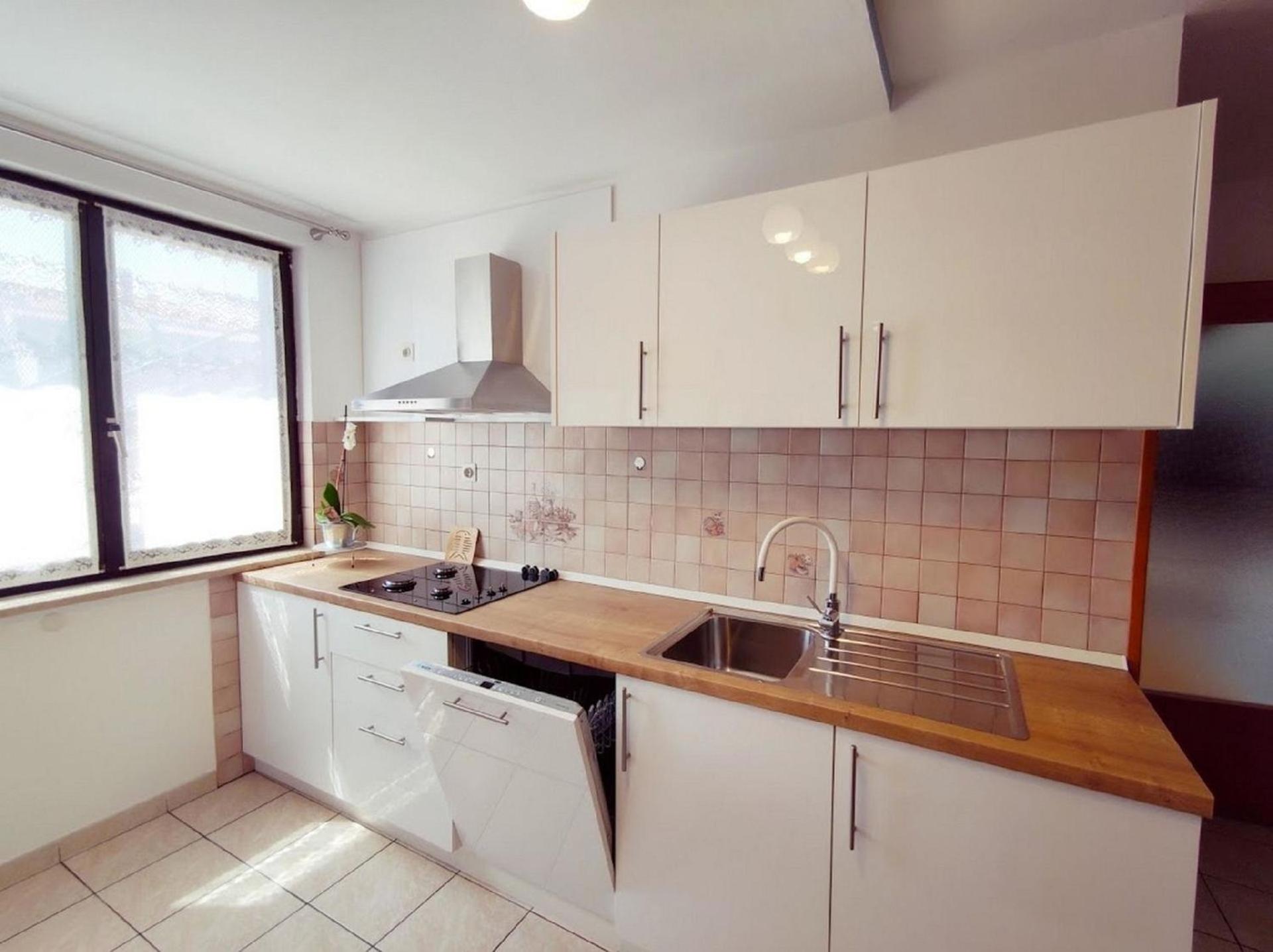 Wohnung in Pula mit Terrasse, Garten und Grill view 4
