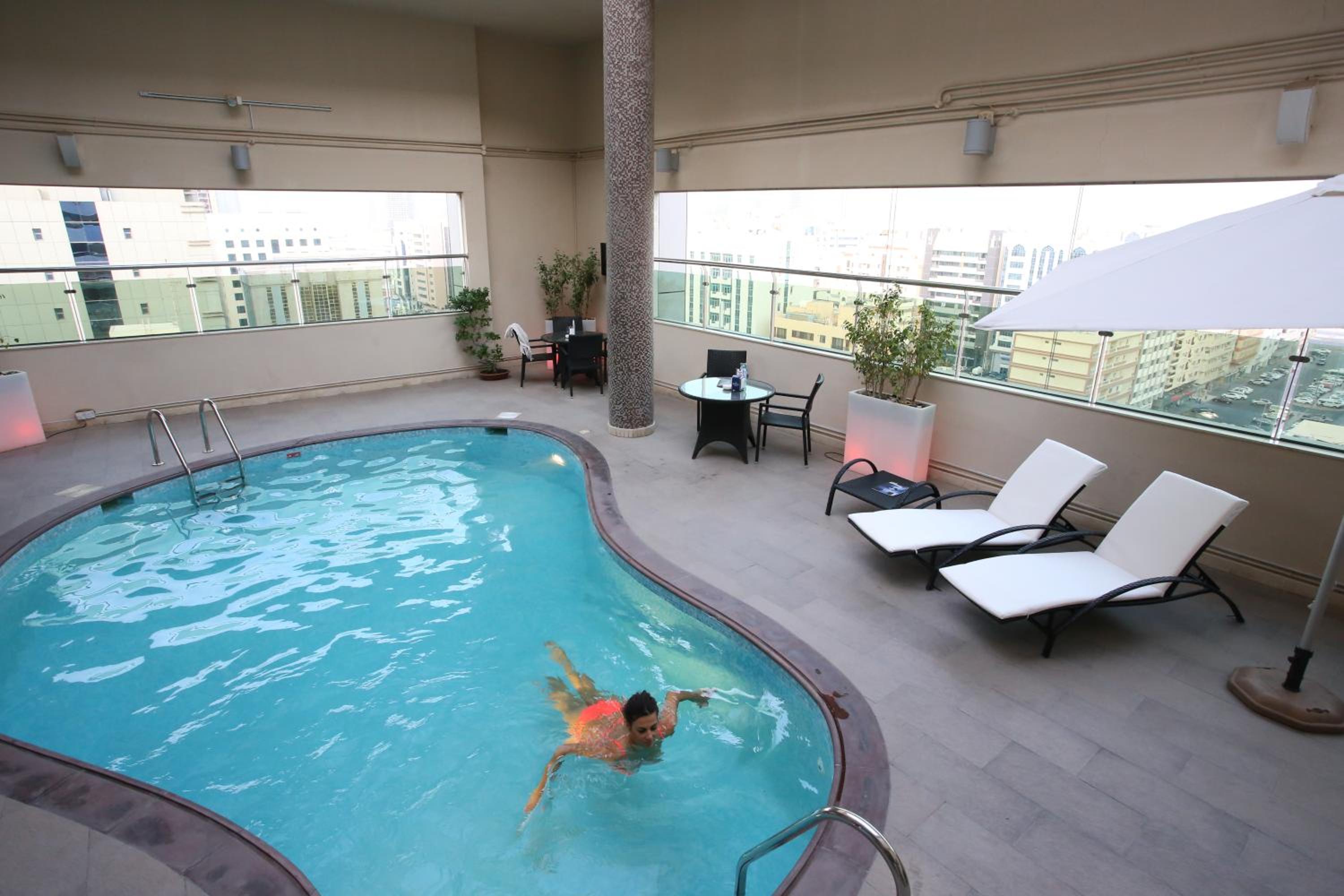 Cozy 3BR Escape Poolside Grill & Chill Spot