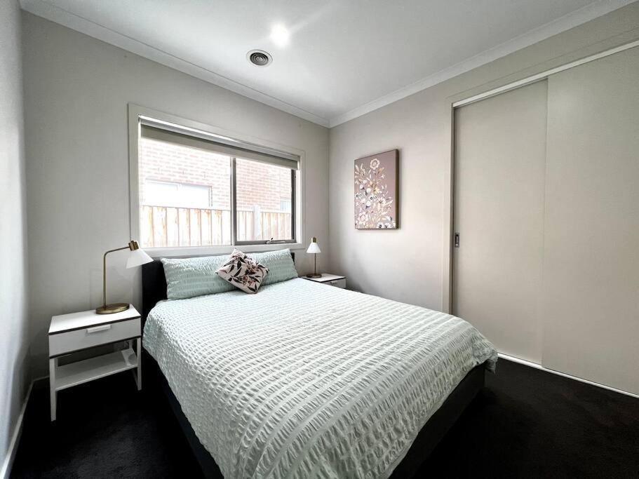 five-room house next to the park16