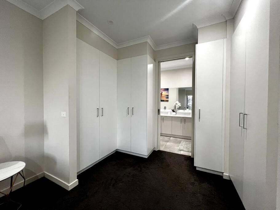 five-room house next to the park16