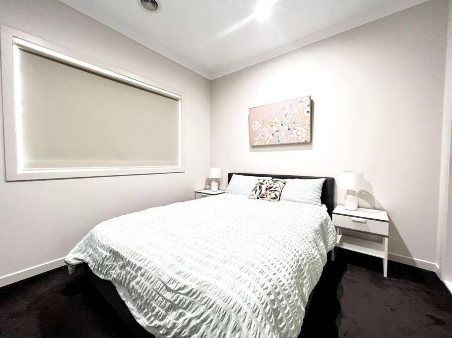 five-room house next to the park16