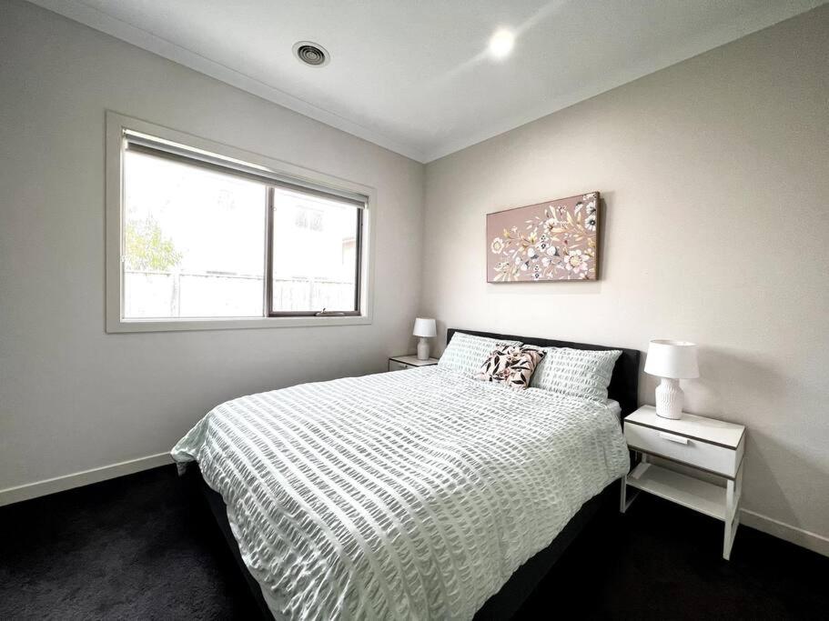 five-room house next to the park16