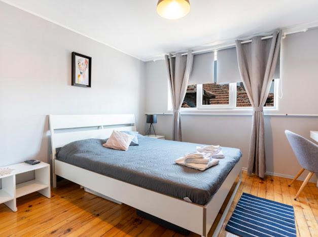 Lovely 1-bedroom apartment in the center of Sofia view 3