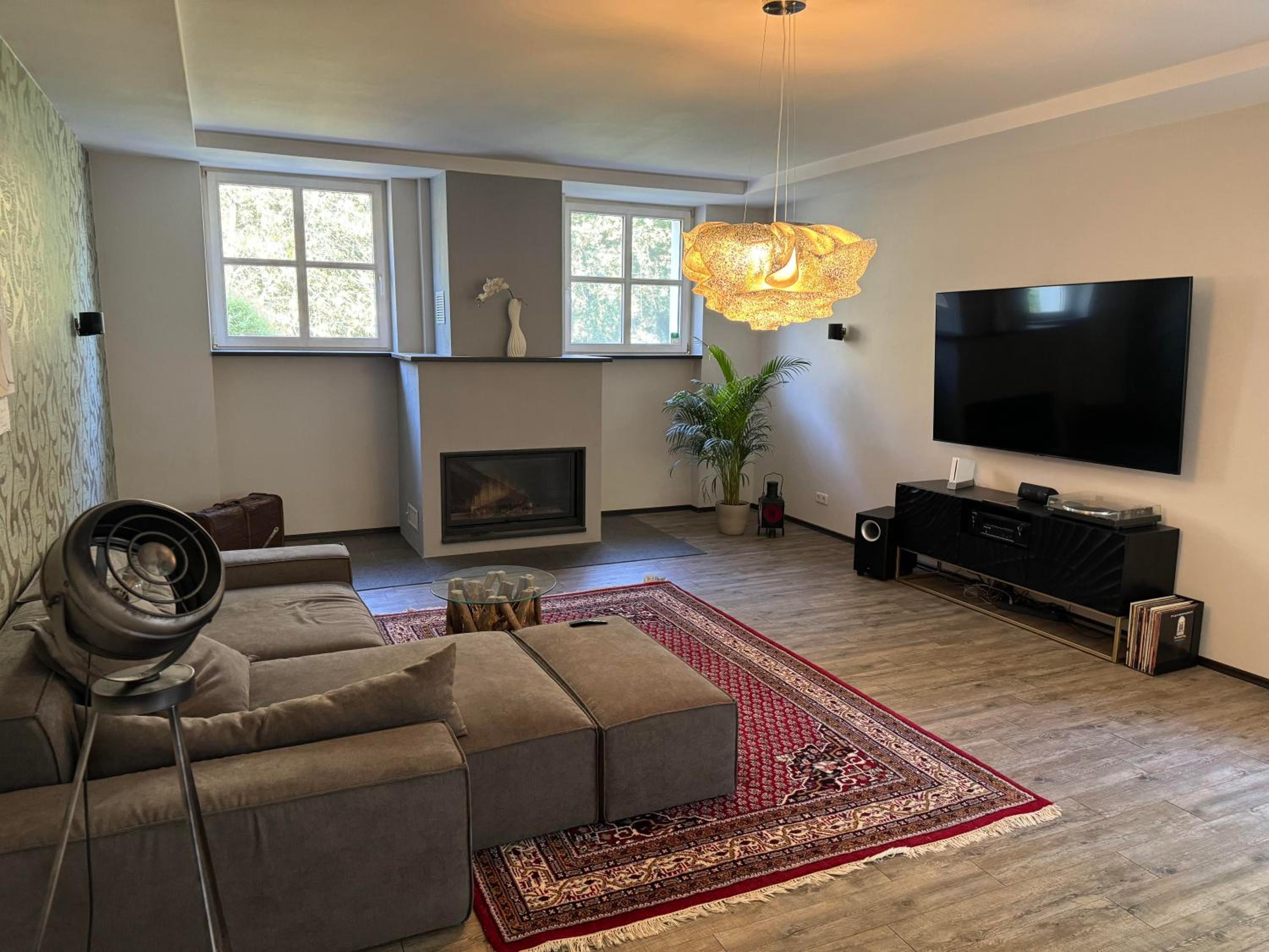 Klimaanlage, 5 Sterne Villa Bahnhoftraum, plus NEU zubuchbares Event, 333 qm, 1200qm Garten, virtueller Rundgang, Dachterrasse, Whirlpoolbadewanne
