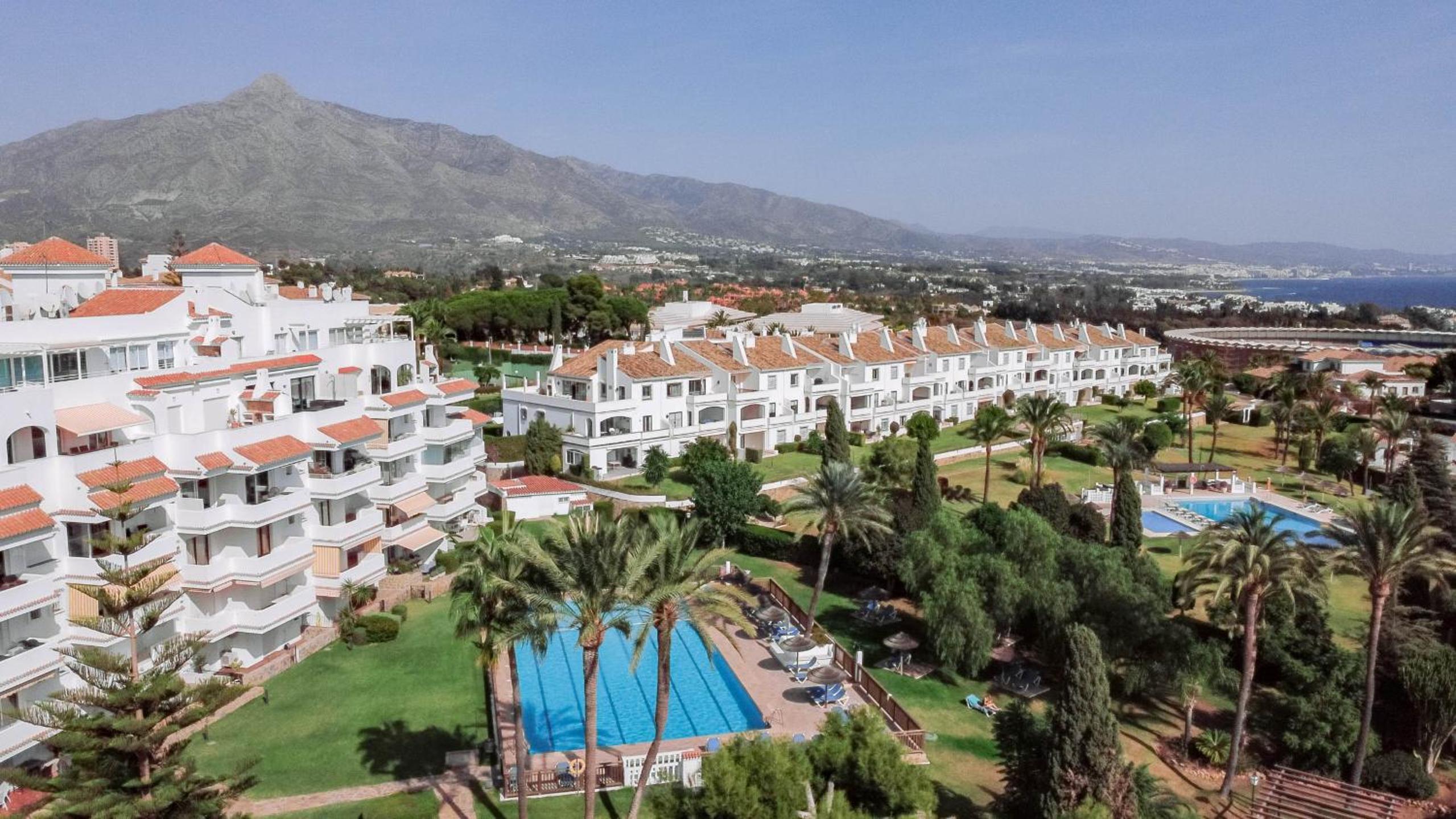 RG312 - Great 2 Bed Apt close to Puerto Banus view 5