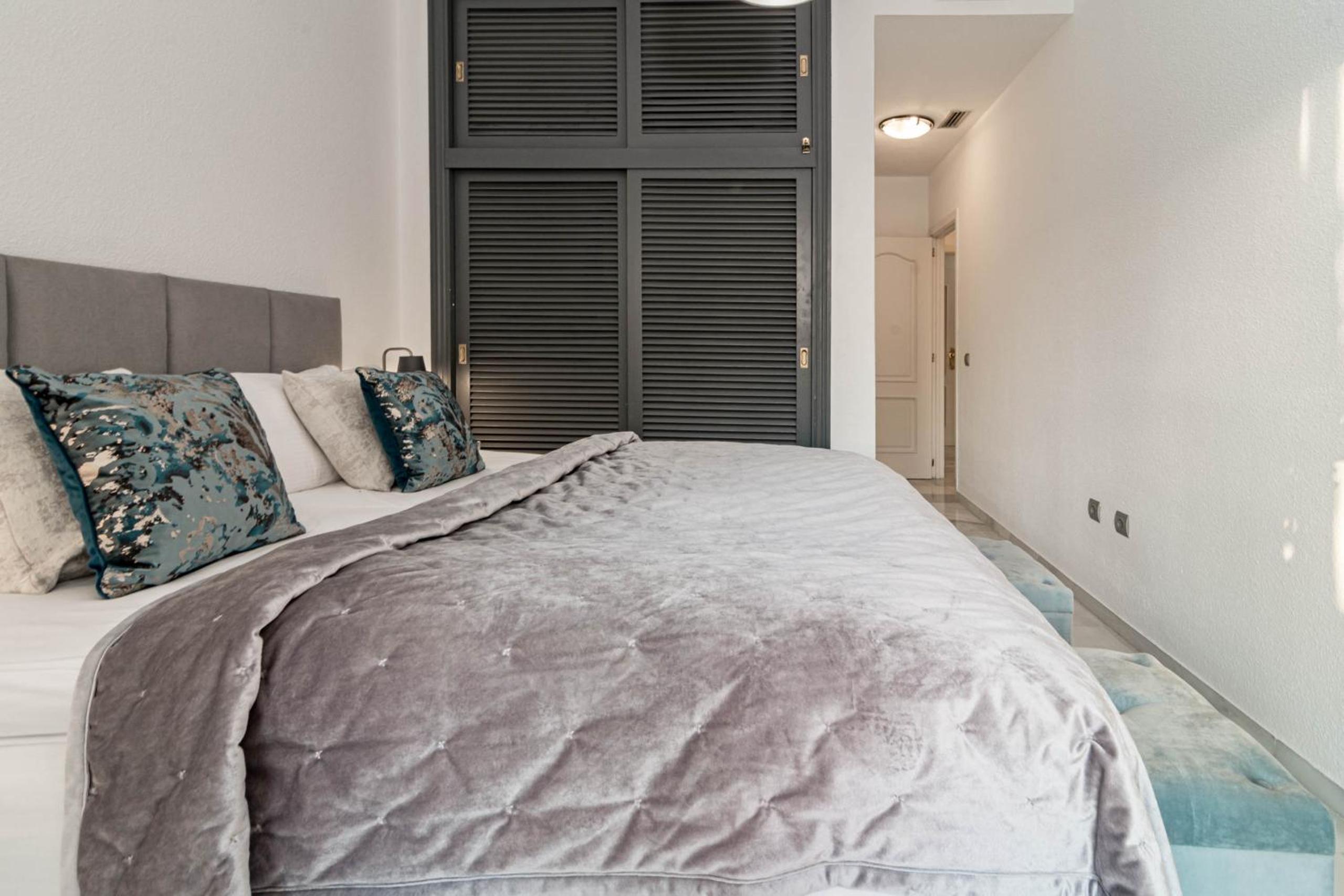 RG312 - Great 2 Bed Apt close to Puerto Banus view 4