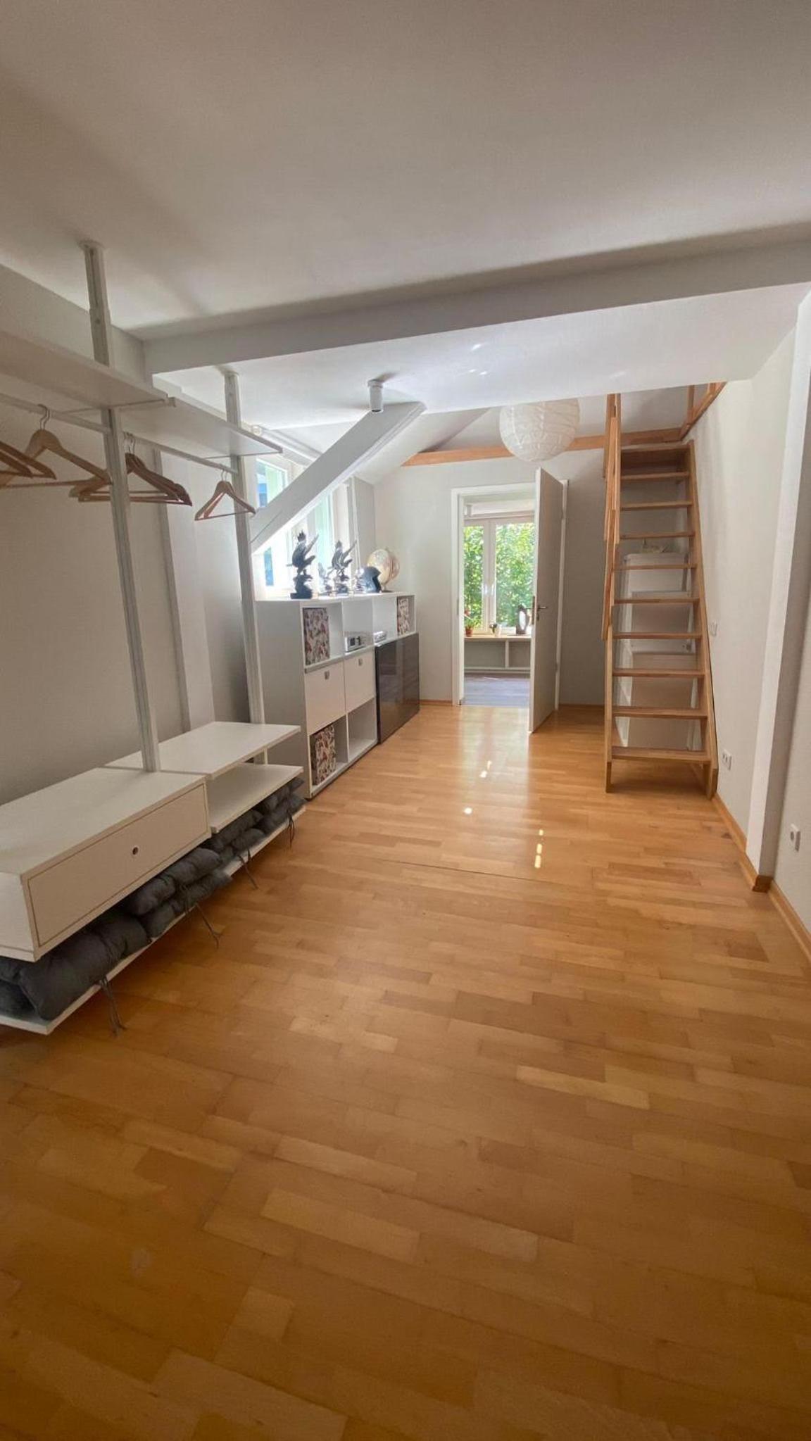 Klimaanlage, 5 Sterne Bahnhoftraum, 200qm Appartement 