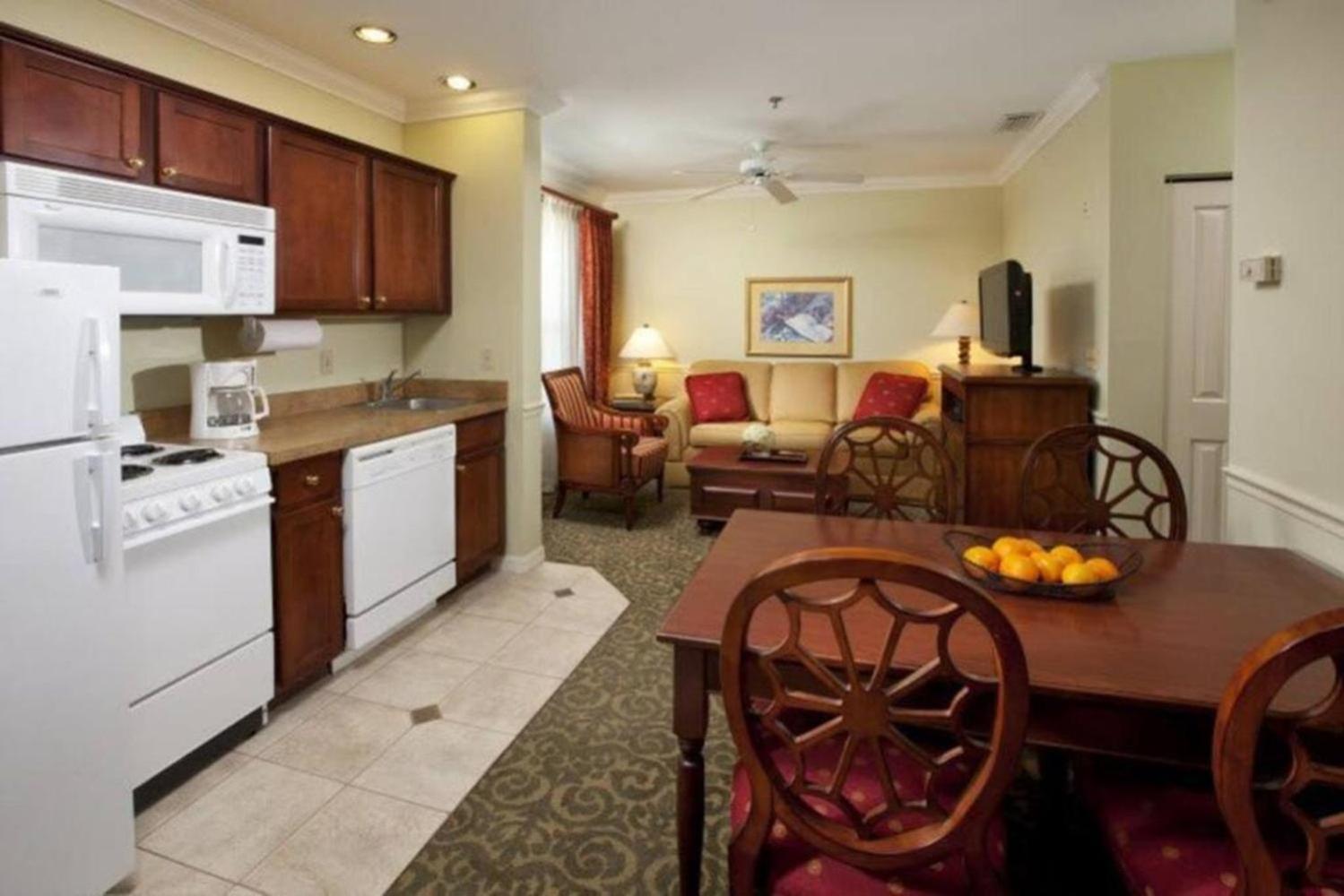 Great 1BD resort condo in Port Lucie with great amenities including pool view 5