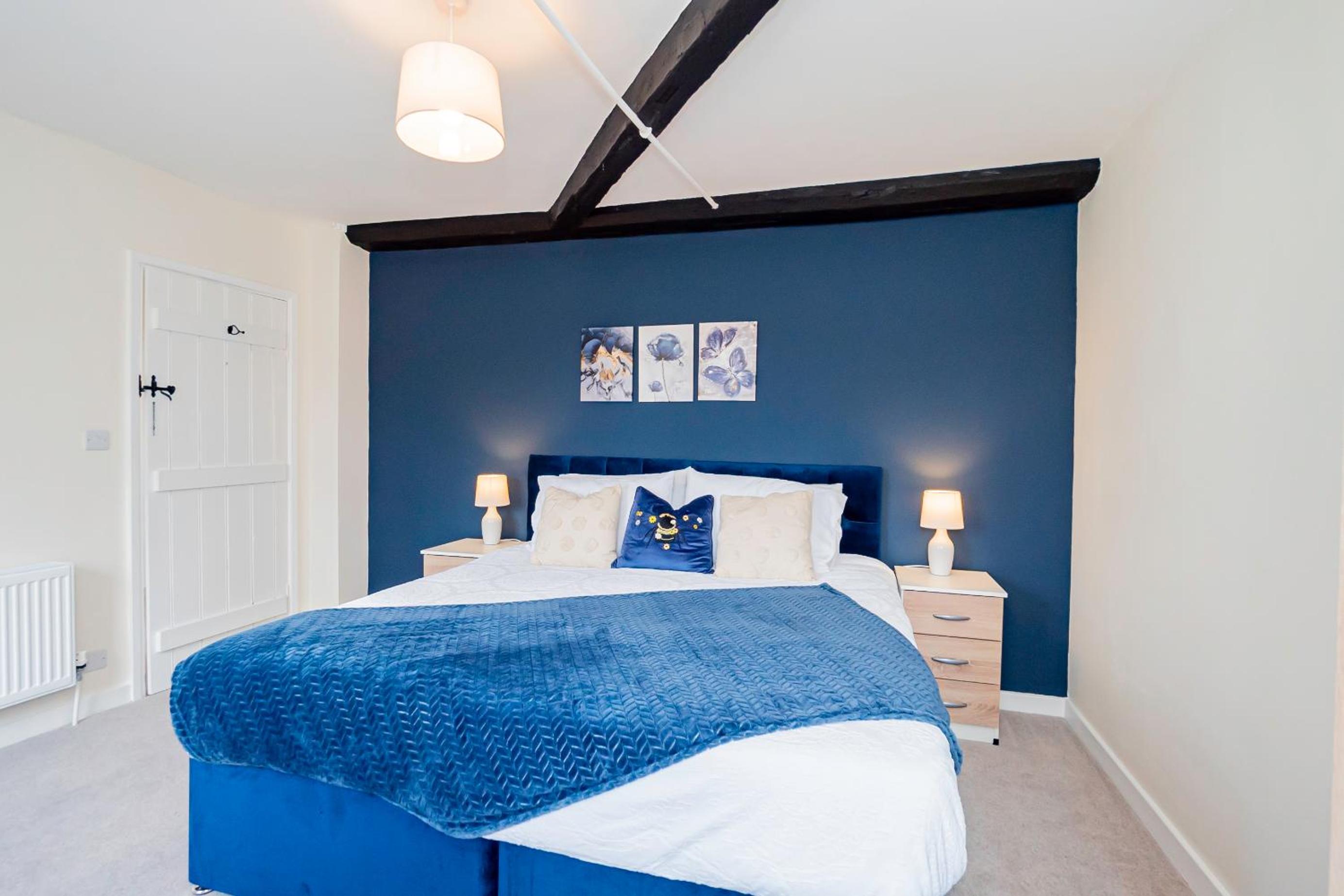 Farmhouse Retreat, 4 Bed, Pet Friendly
