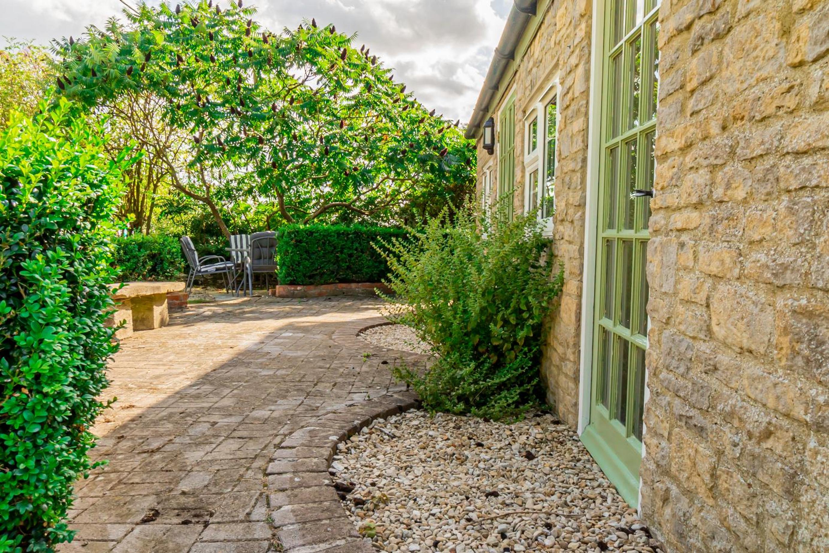 Farmhouse Retreat, 4 Bed, Pet Friendly