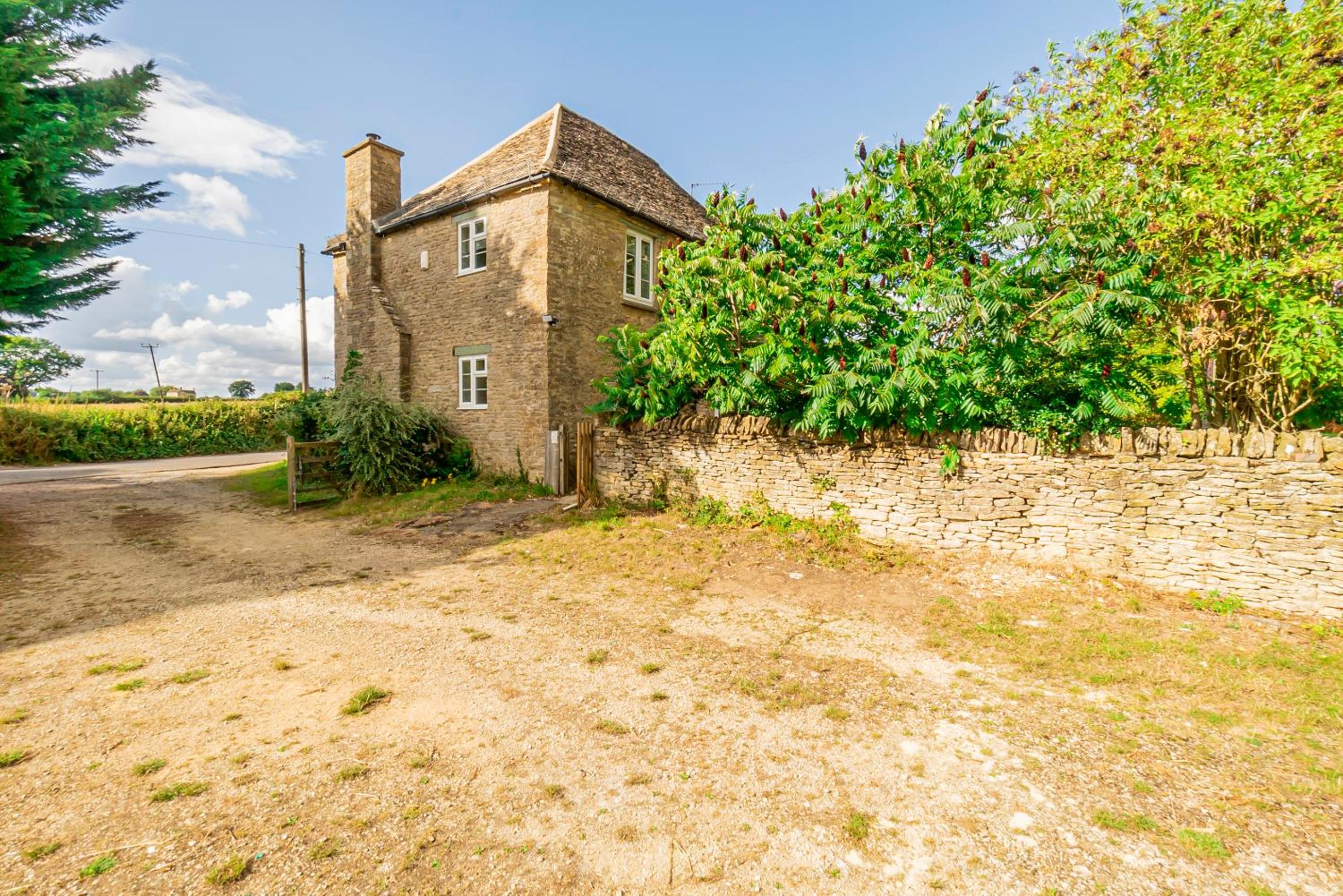 Farmhouse Retreat, 4 Bed, Pet Friendly