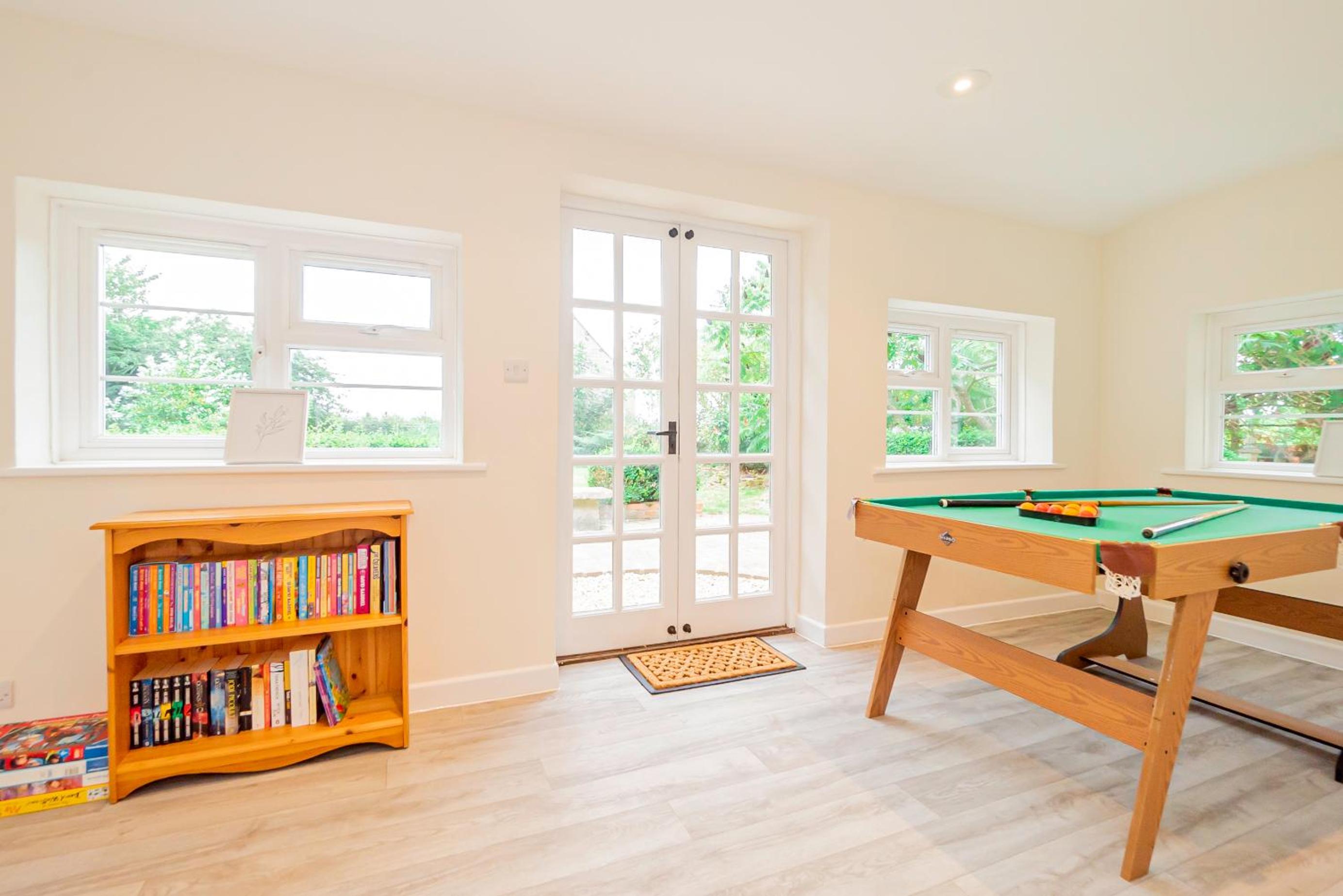 Farmhouse Retreat, 4 Bed, Pet Friendly