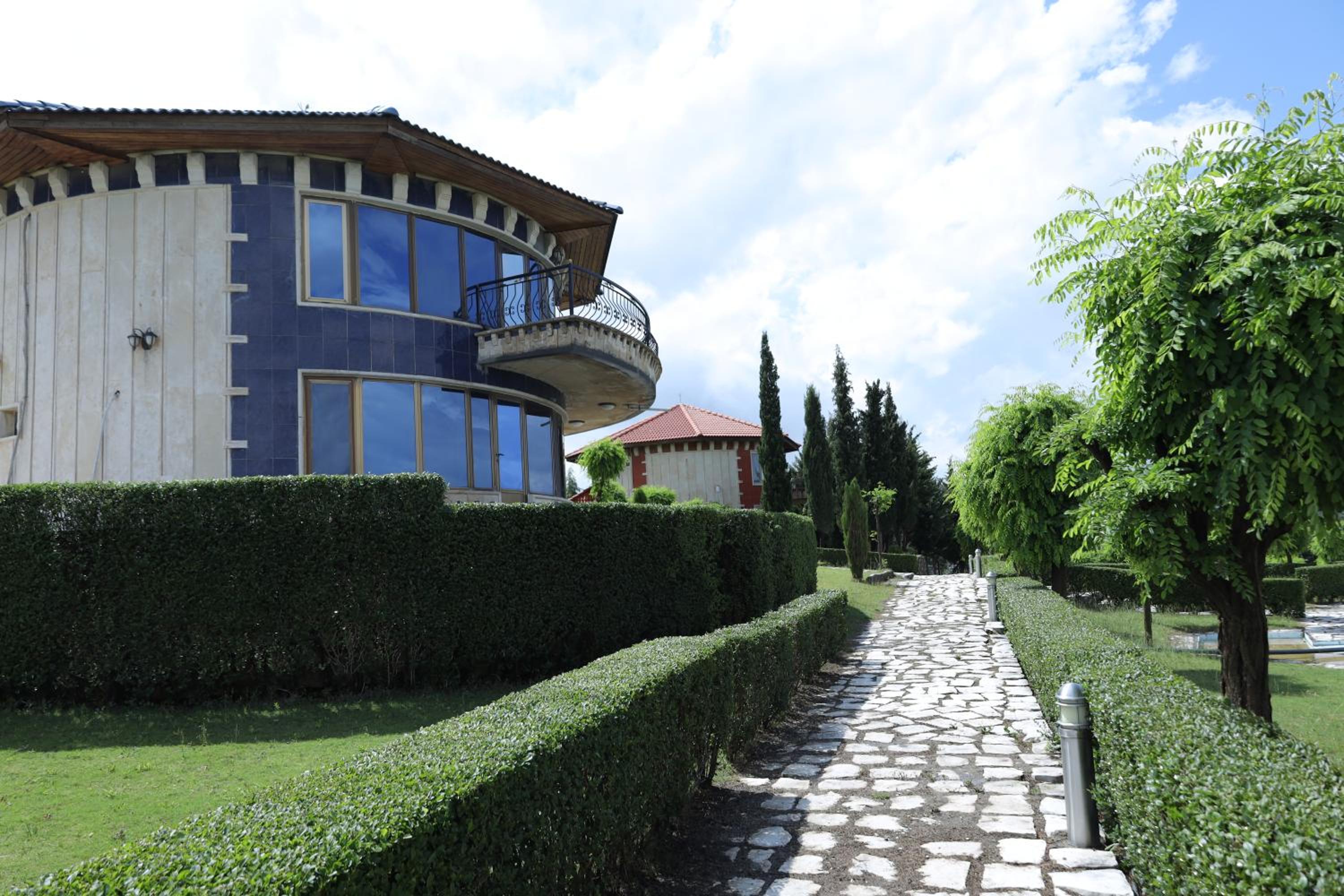 Shingelbana Resort
