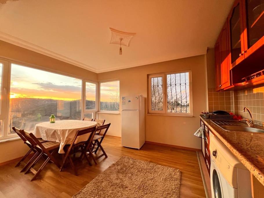 Müthiş Manzaralı kat 2 Ev view 4